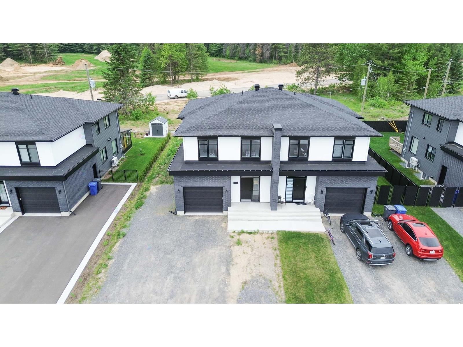 2264 Rue Grimard Photo de la propriété 1