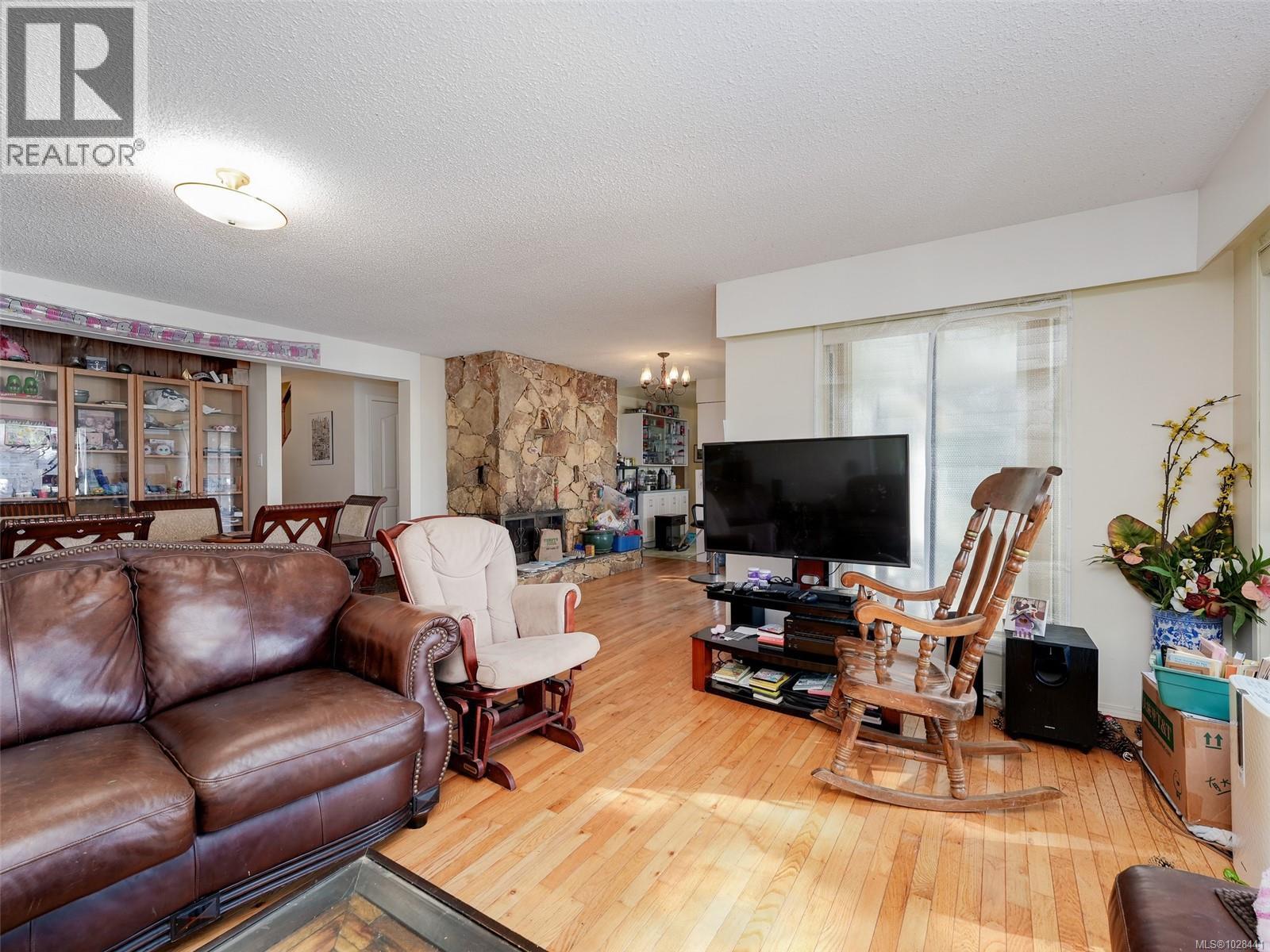 2042 Glenidle Rd Property Photo 9