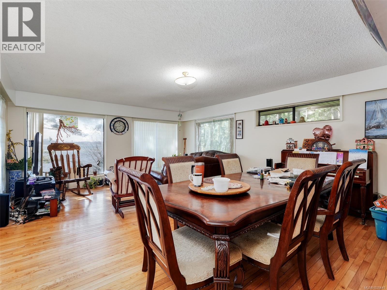 2042 Glenidle Rd Property Photo 10