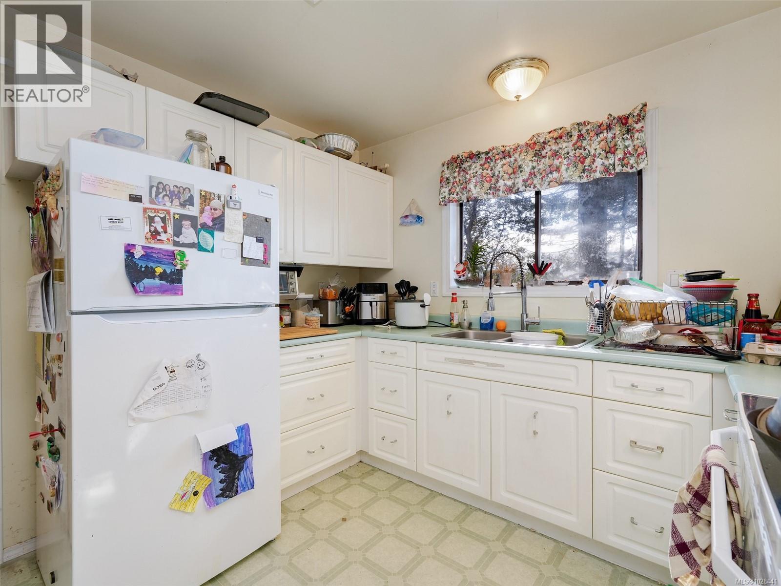 2042 Glenidle Rd Property Photo 12