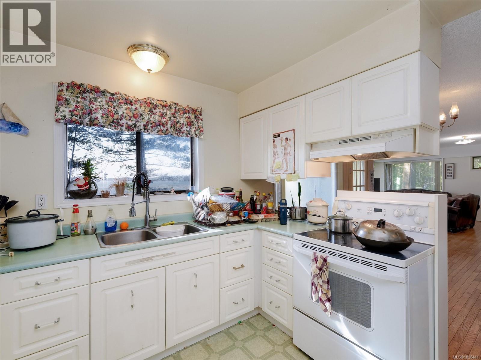 2042 Glenidle Rd Property Photo 13
