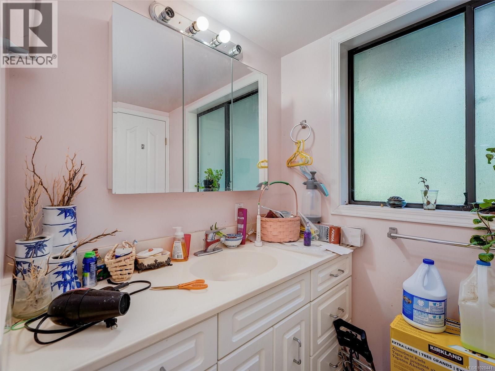 2042 Glenidle Rd Property Photo 16