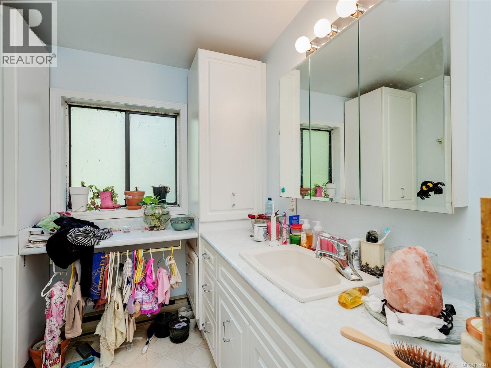 2042 Glenidle Rd Property Photo 18