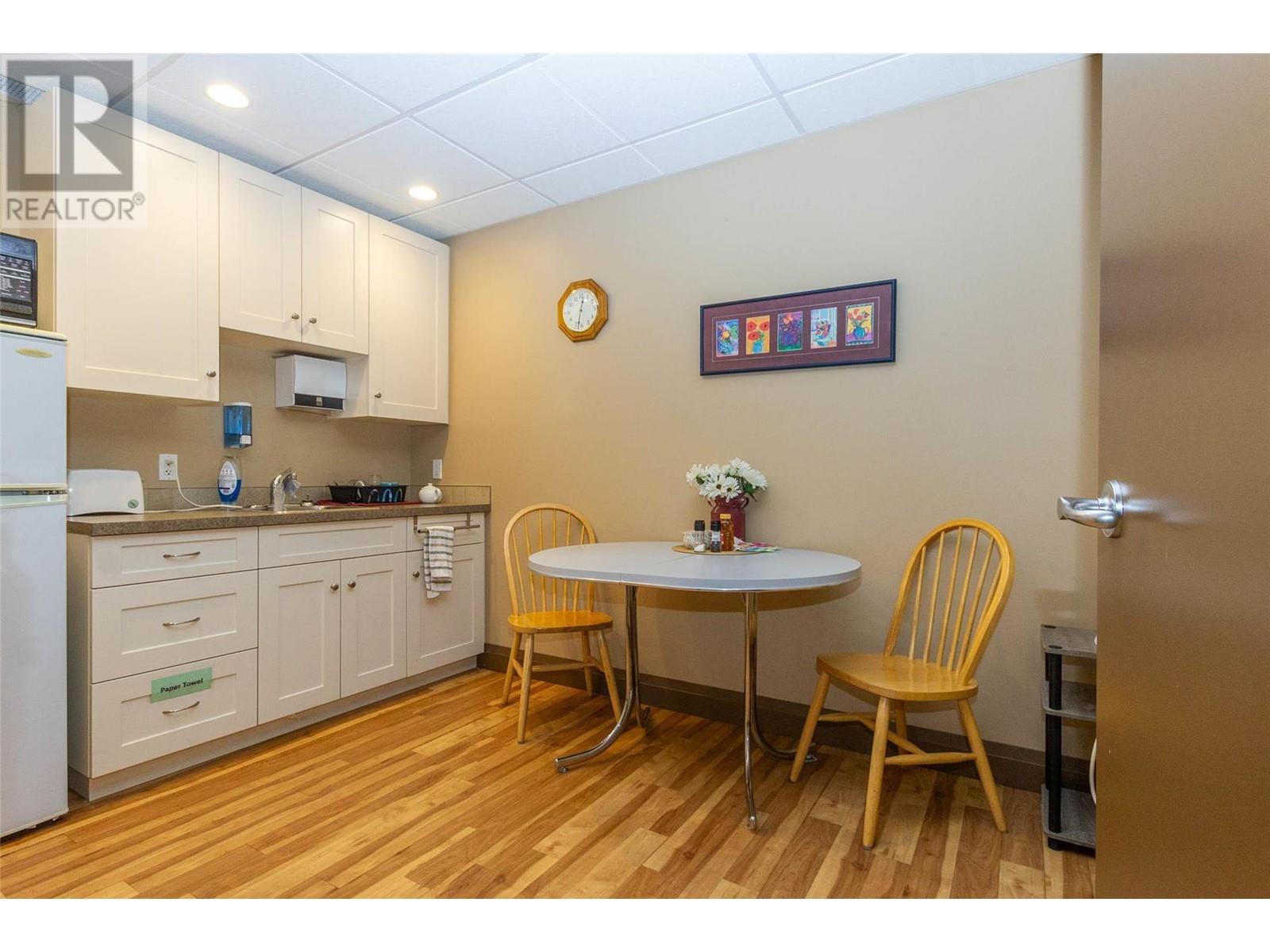 1181 6 Avenue Ne Unit# B Property Photo 15