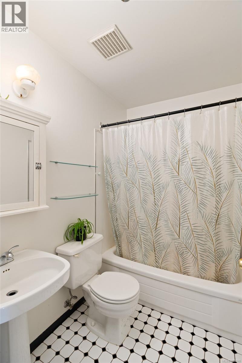 1270 Yates St Property Photo 22