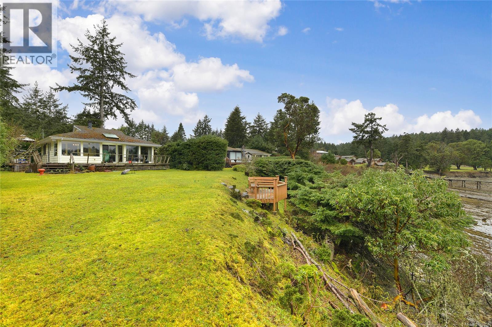 506 Arbutus Dr Property Photo 3