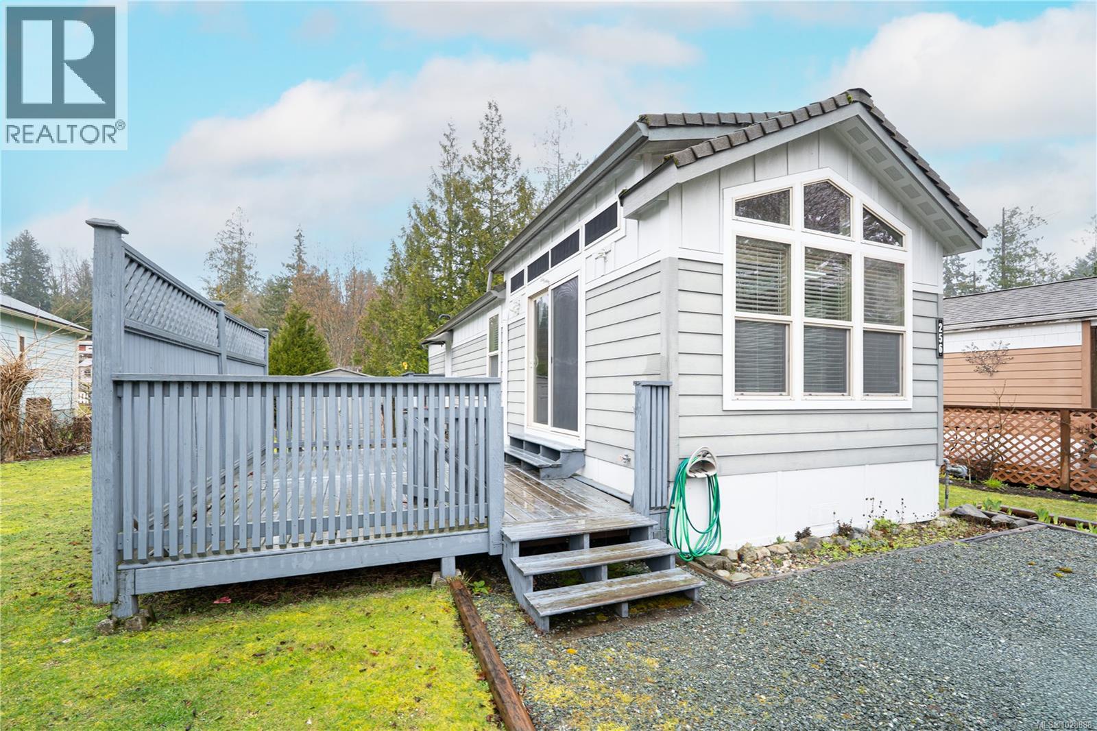 256 3042 River Rd Property Photo 1