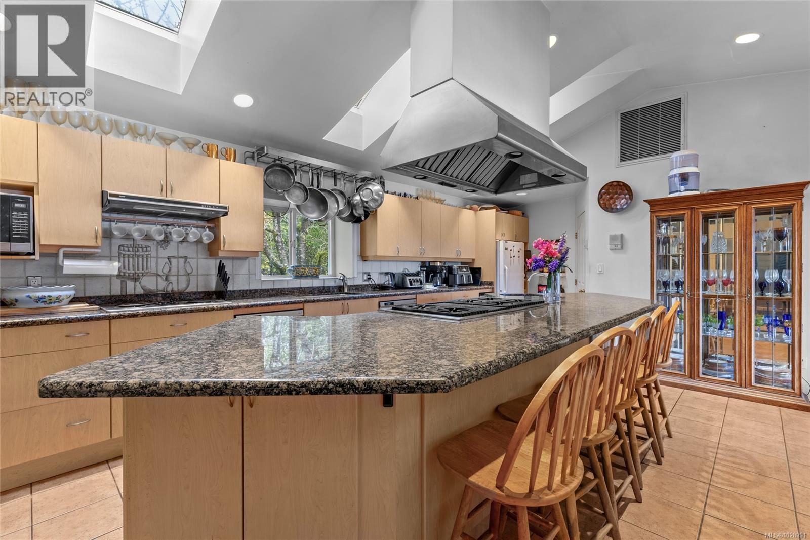 5301 Sooke Rd Property Photo 13
