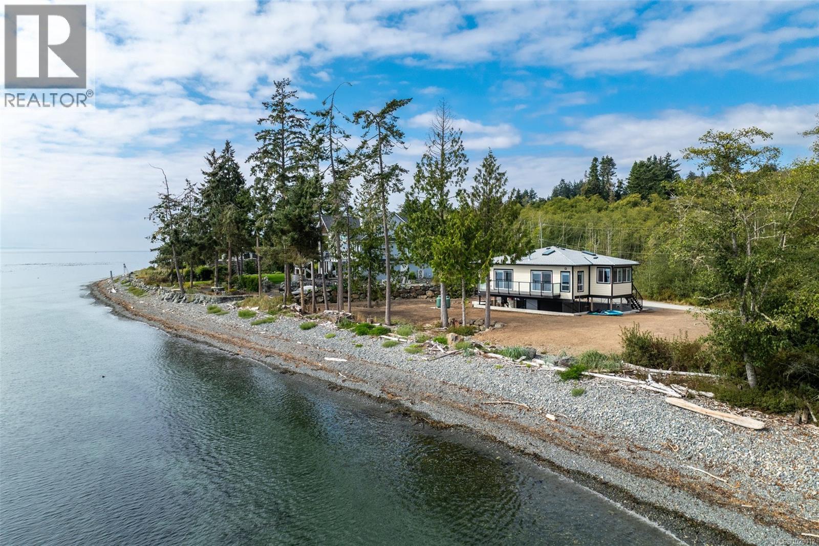 8801 West Coast Rd Property Photo 3