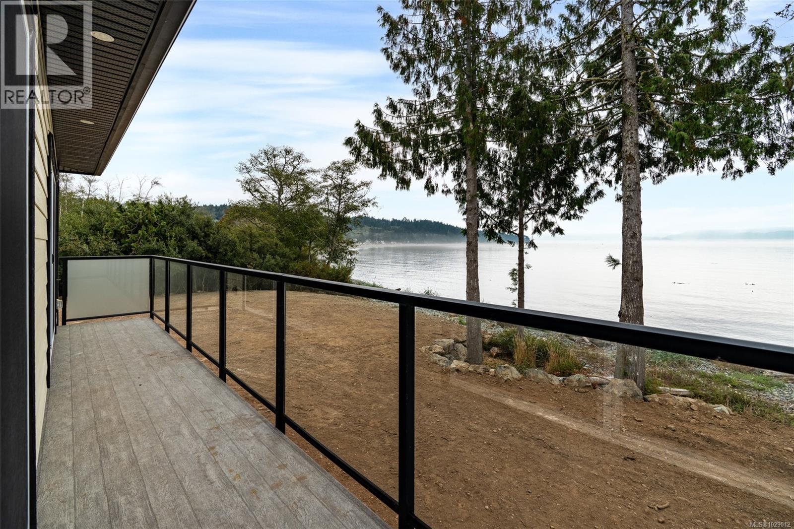 8801 West Coast Rd Property Photo 29