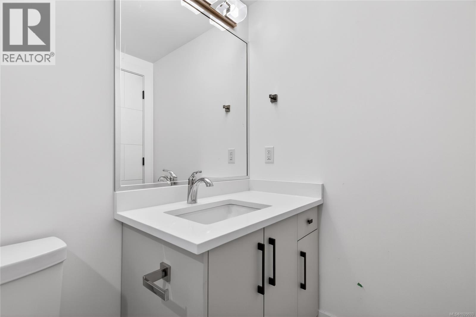 4 704 Beaver Creek Blvd Property Photo 12