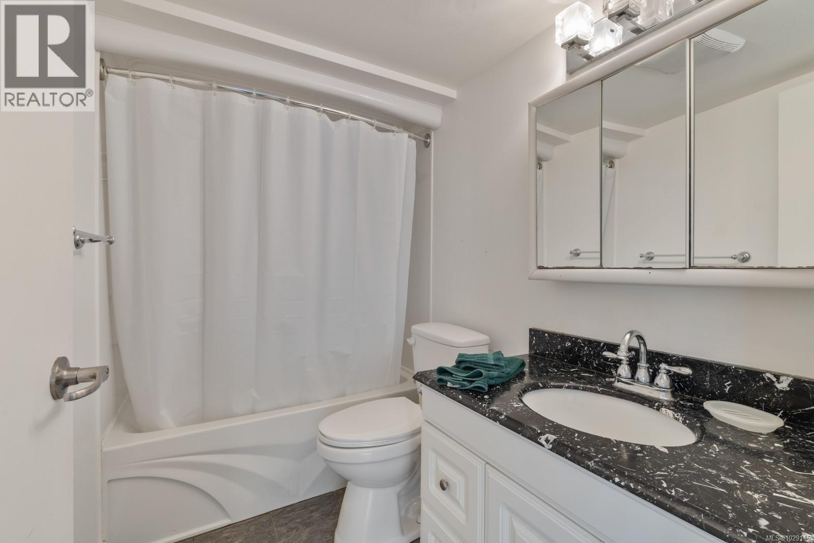 382 Judges Row Property Photo 63