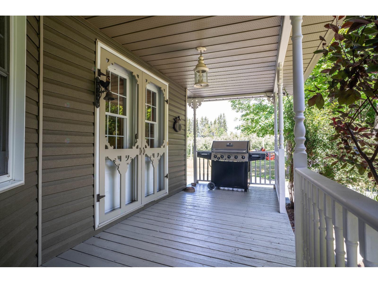 110 1er Rang Property Photo 43
