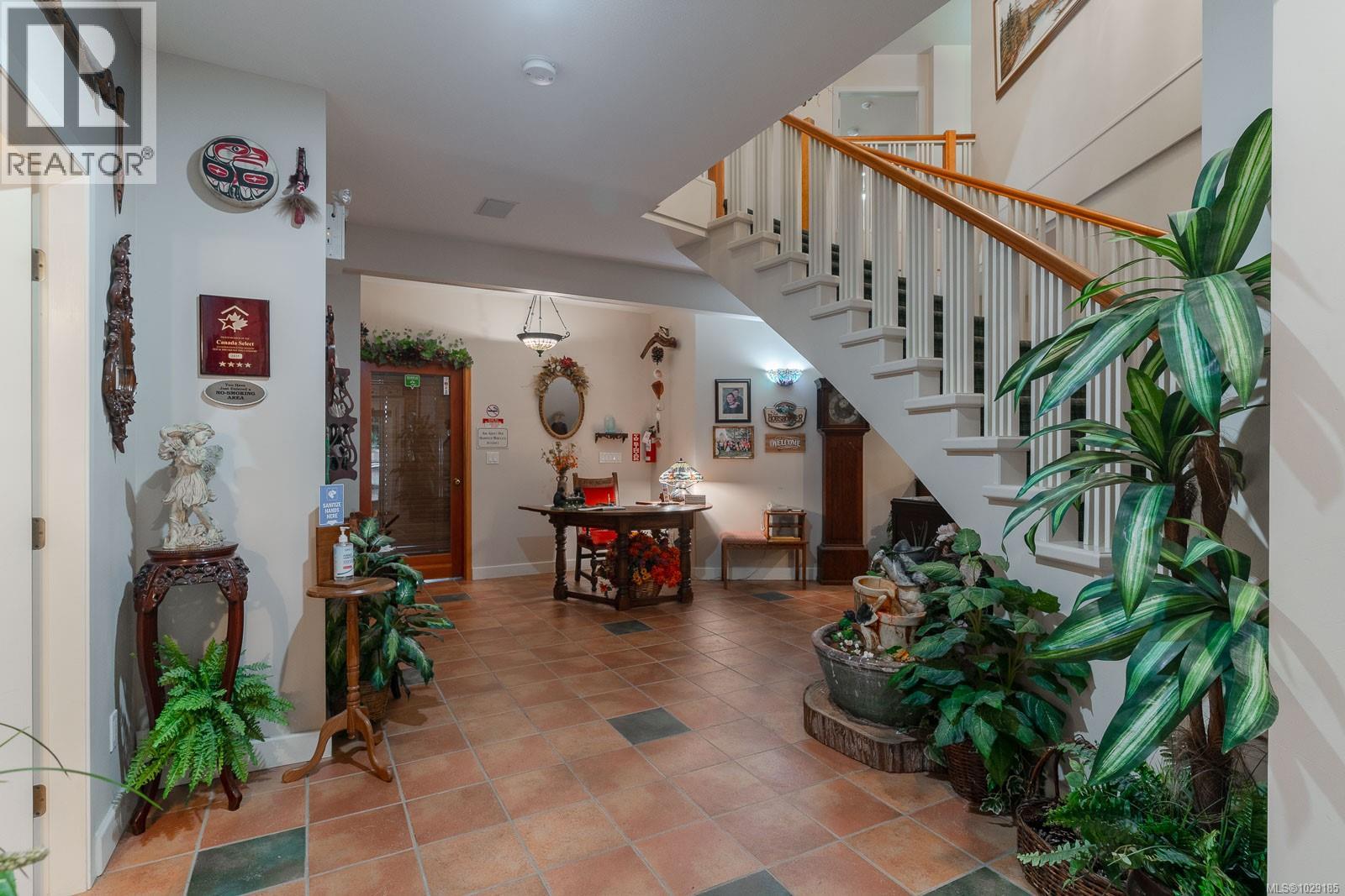 5895 River Rd Property Photo 11