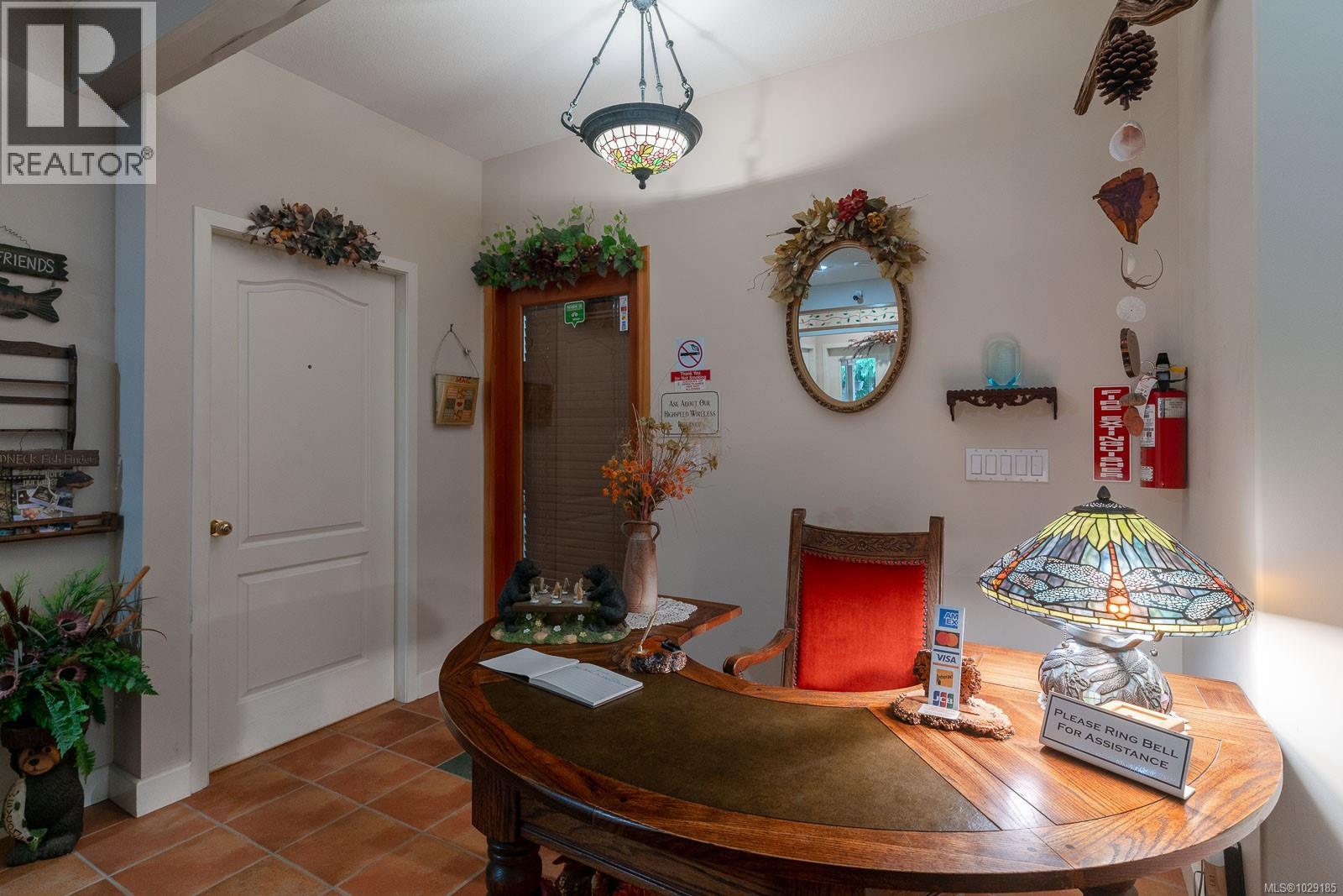 5895 River Rd Property Photo 14
