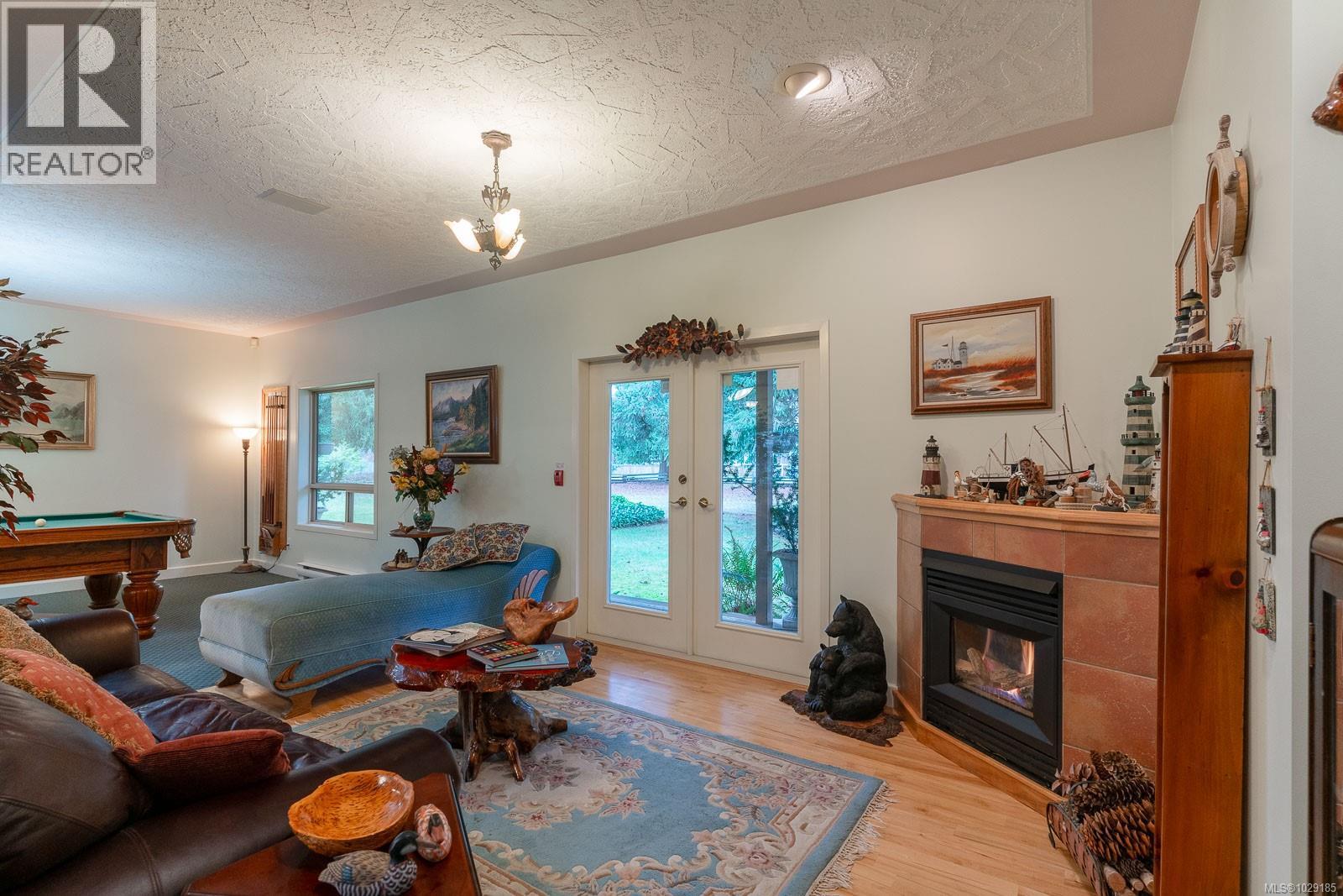 5895 River Rd Property Photo 17