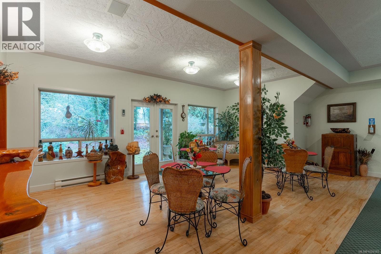 5895 River Rd Property Photo 20