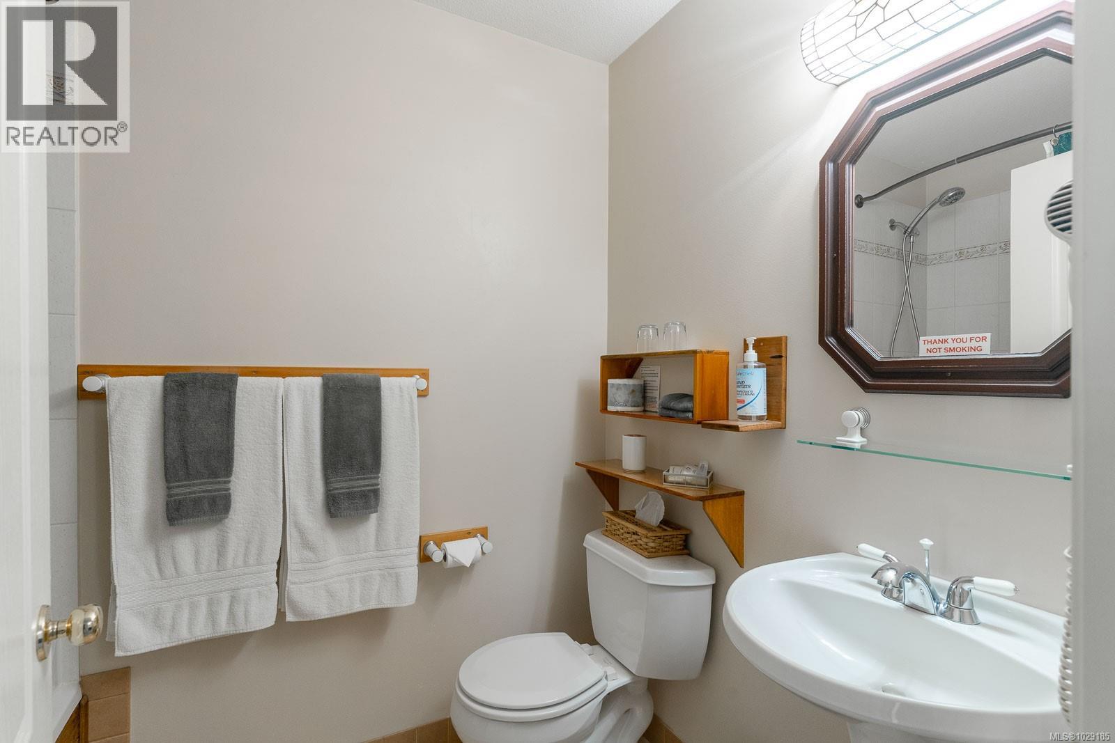 5895 River Rd Property Photo 57