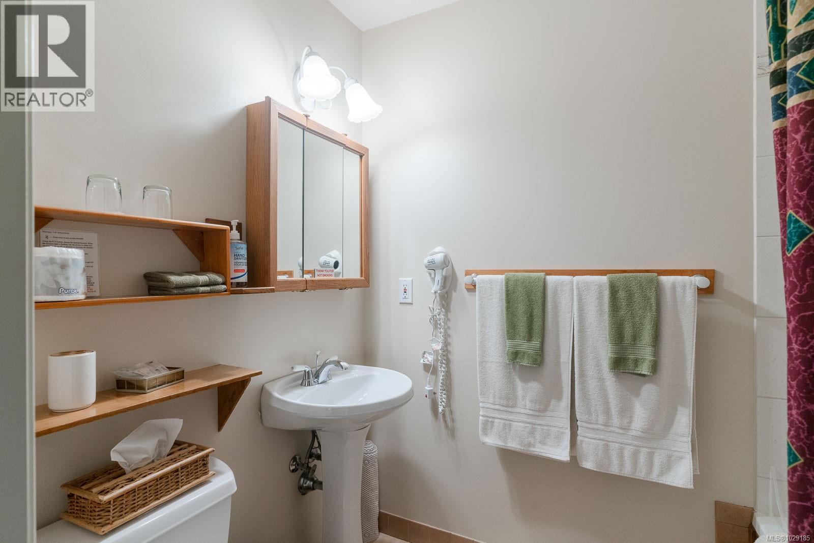 5895 River Rd Property Photo 66