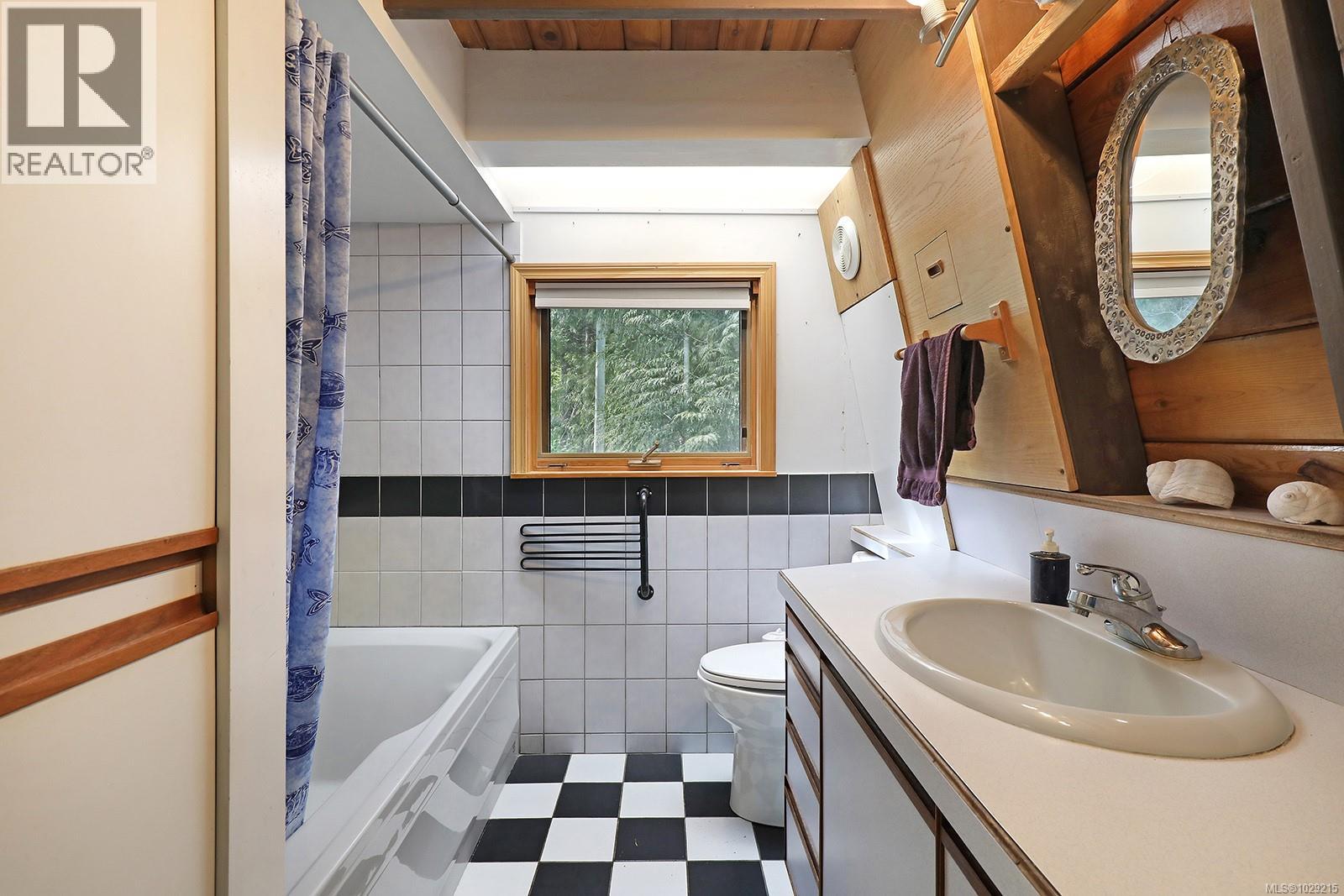 1550 Dalziel Rd Property Photo 24