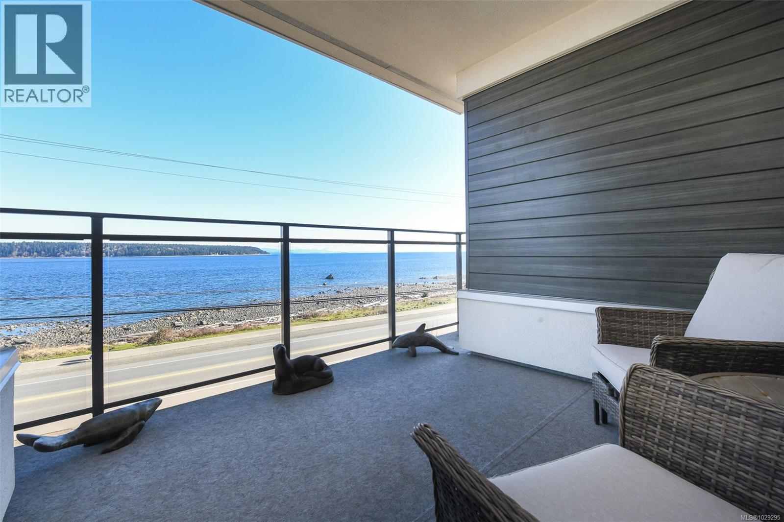302 536 Island Hwy Property Photo 24