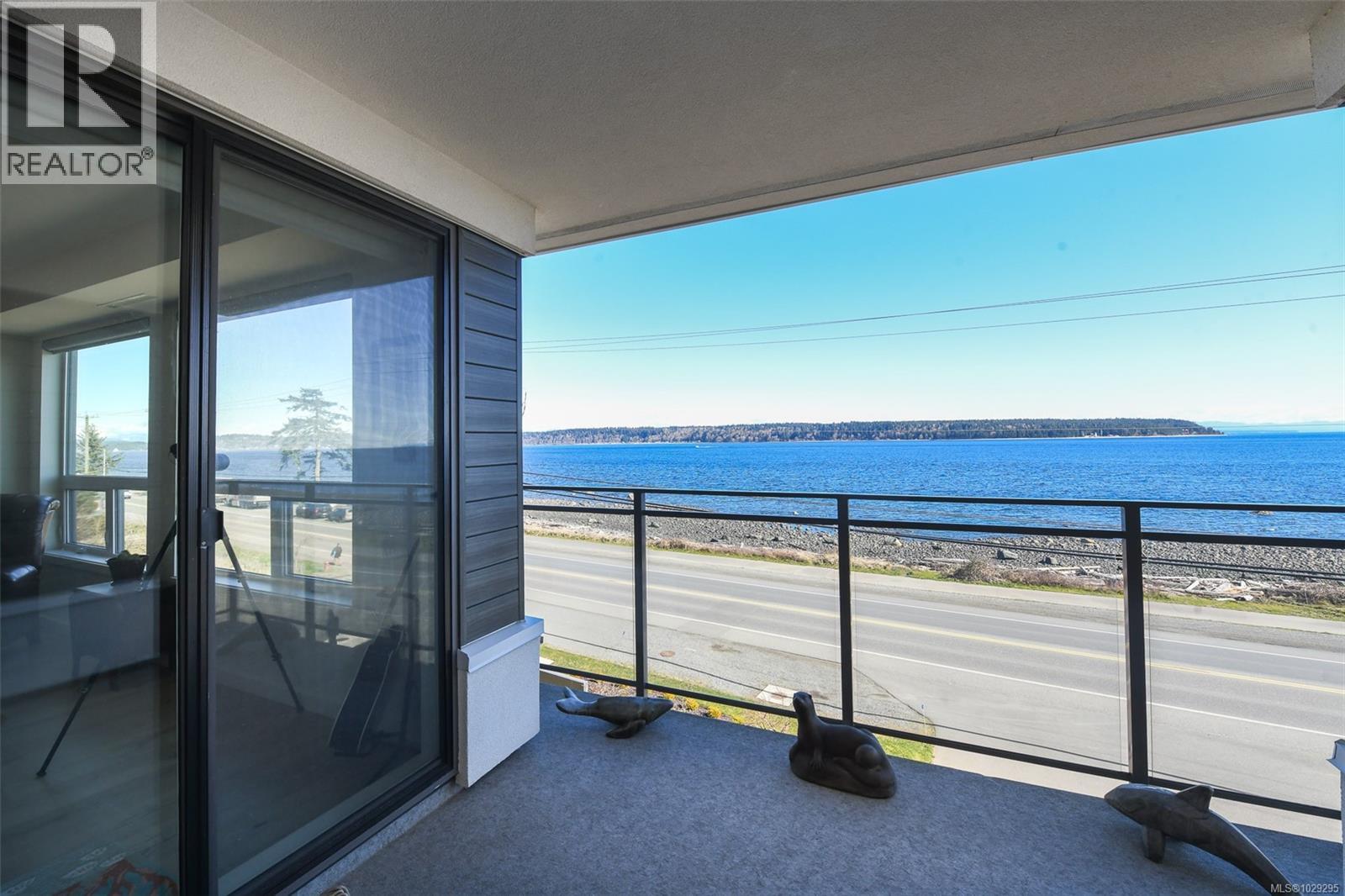 302 536 Island Hwy Property Photo 25