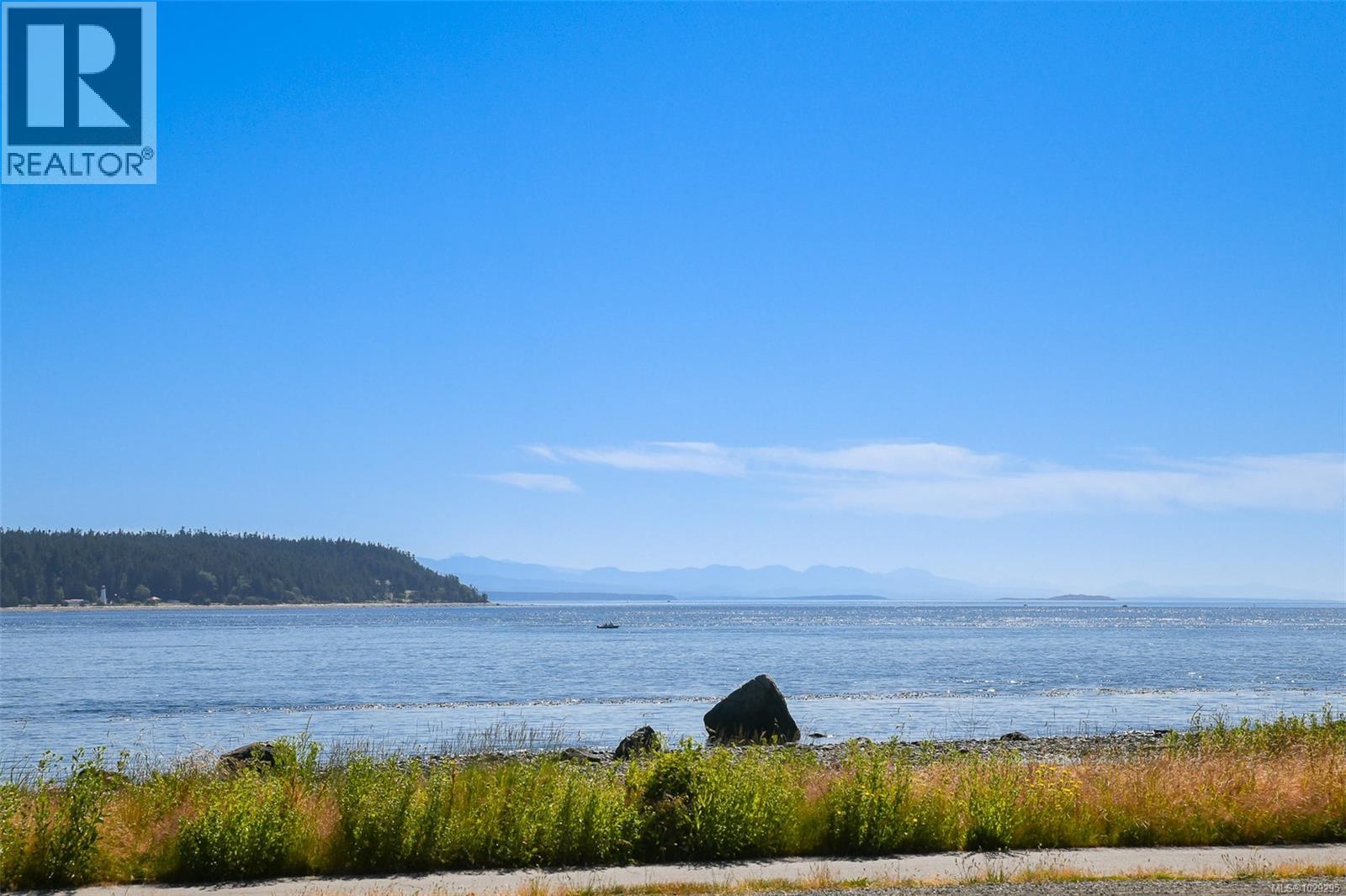 302 536 Island Hwy Property Photo 37