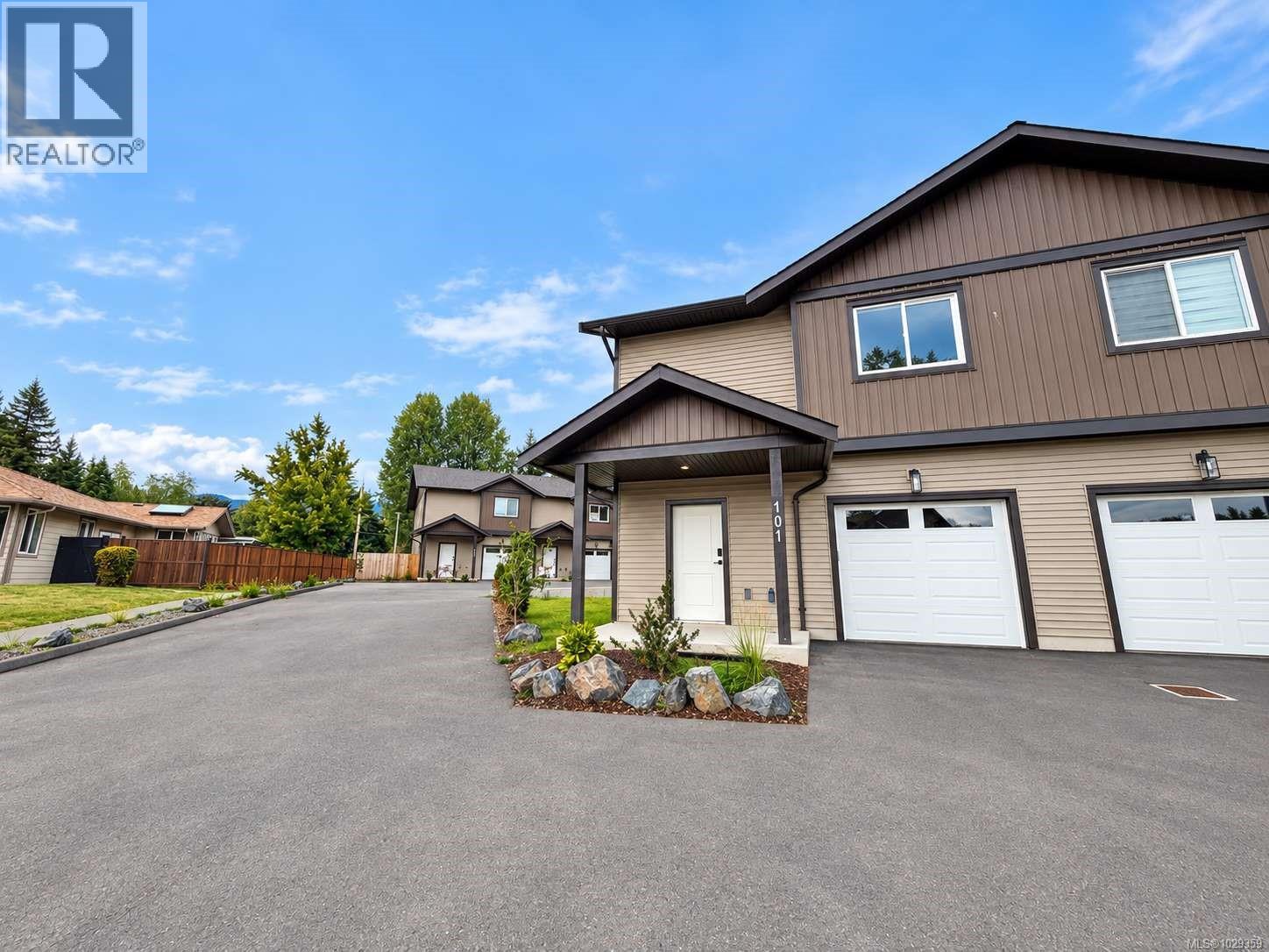 101 5535 Woodland Cres E