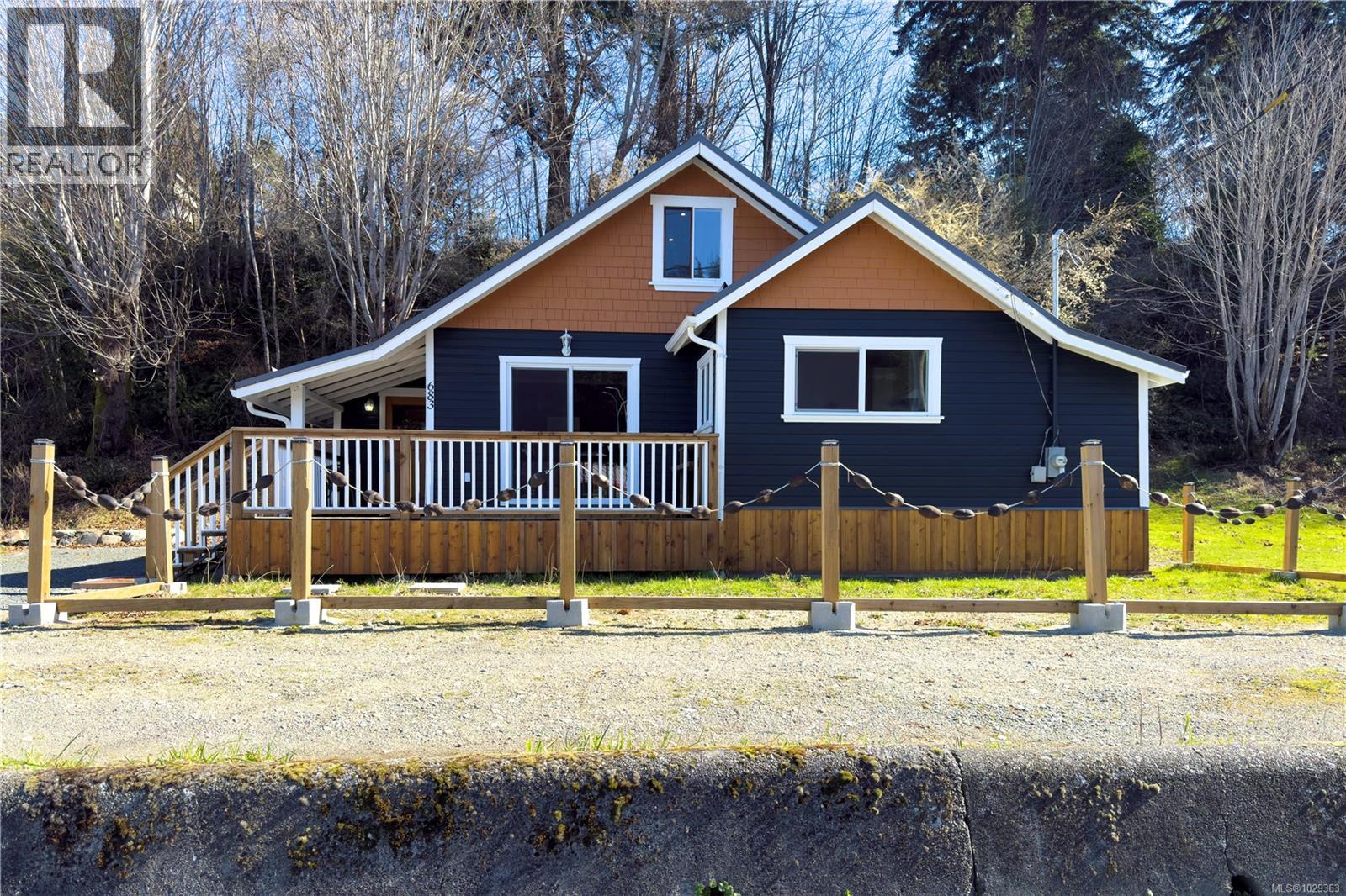 683 Green Rd Property Photo 1
