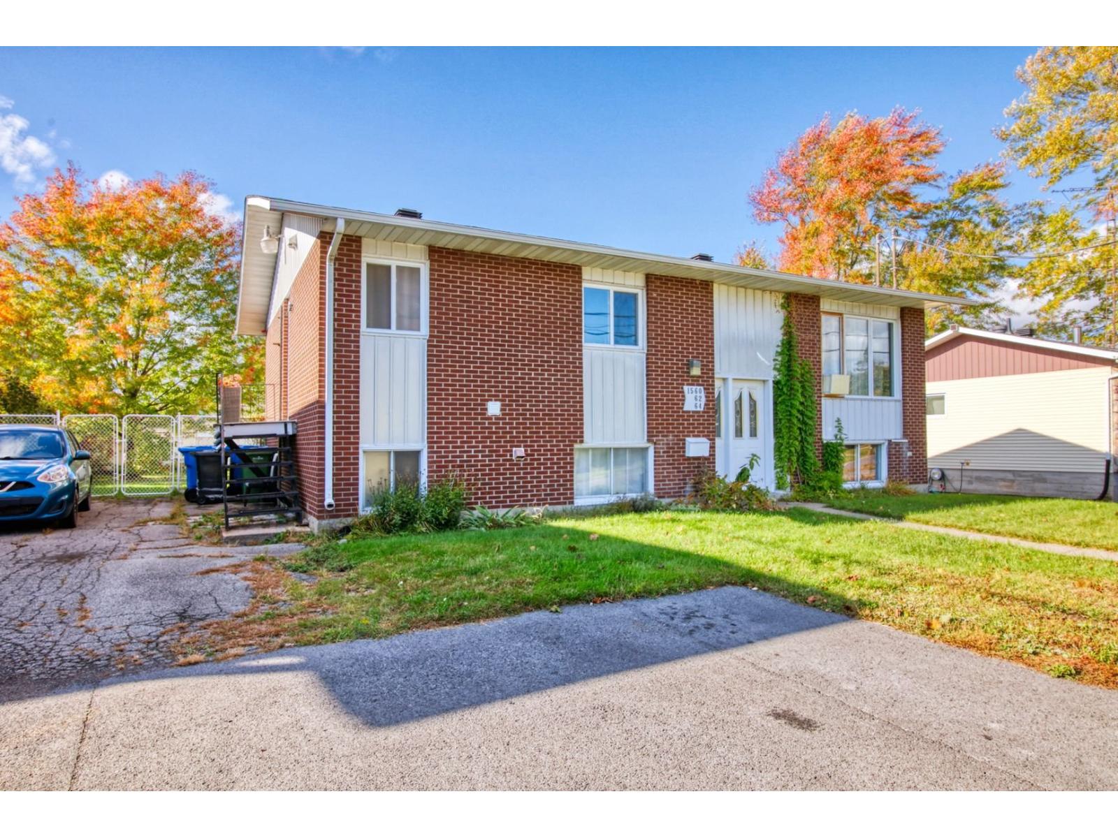 1560-1564 Rue Centrale Property Photo 1
