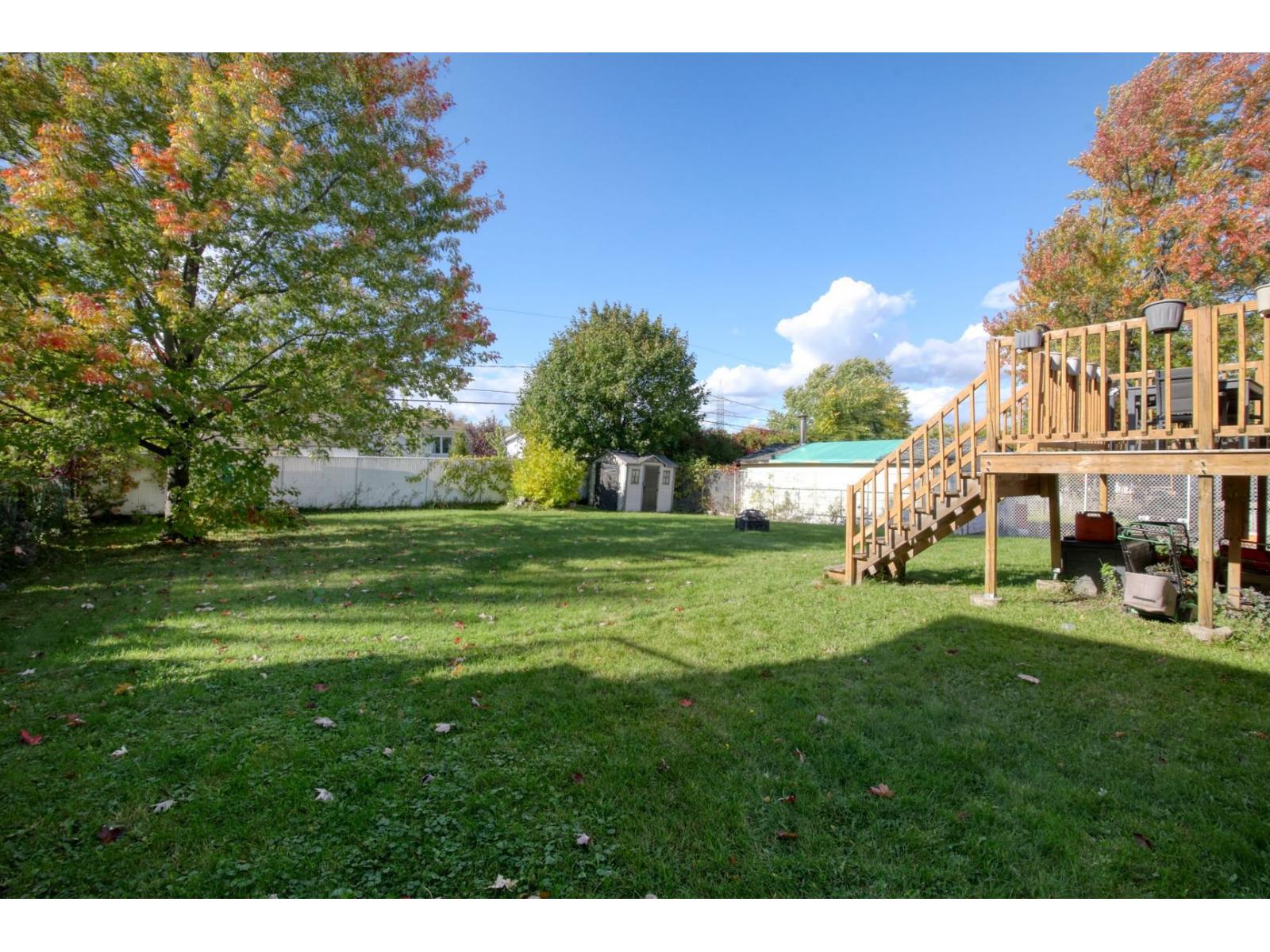 1560-1564 Rue Centrale Property Photo 3