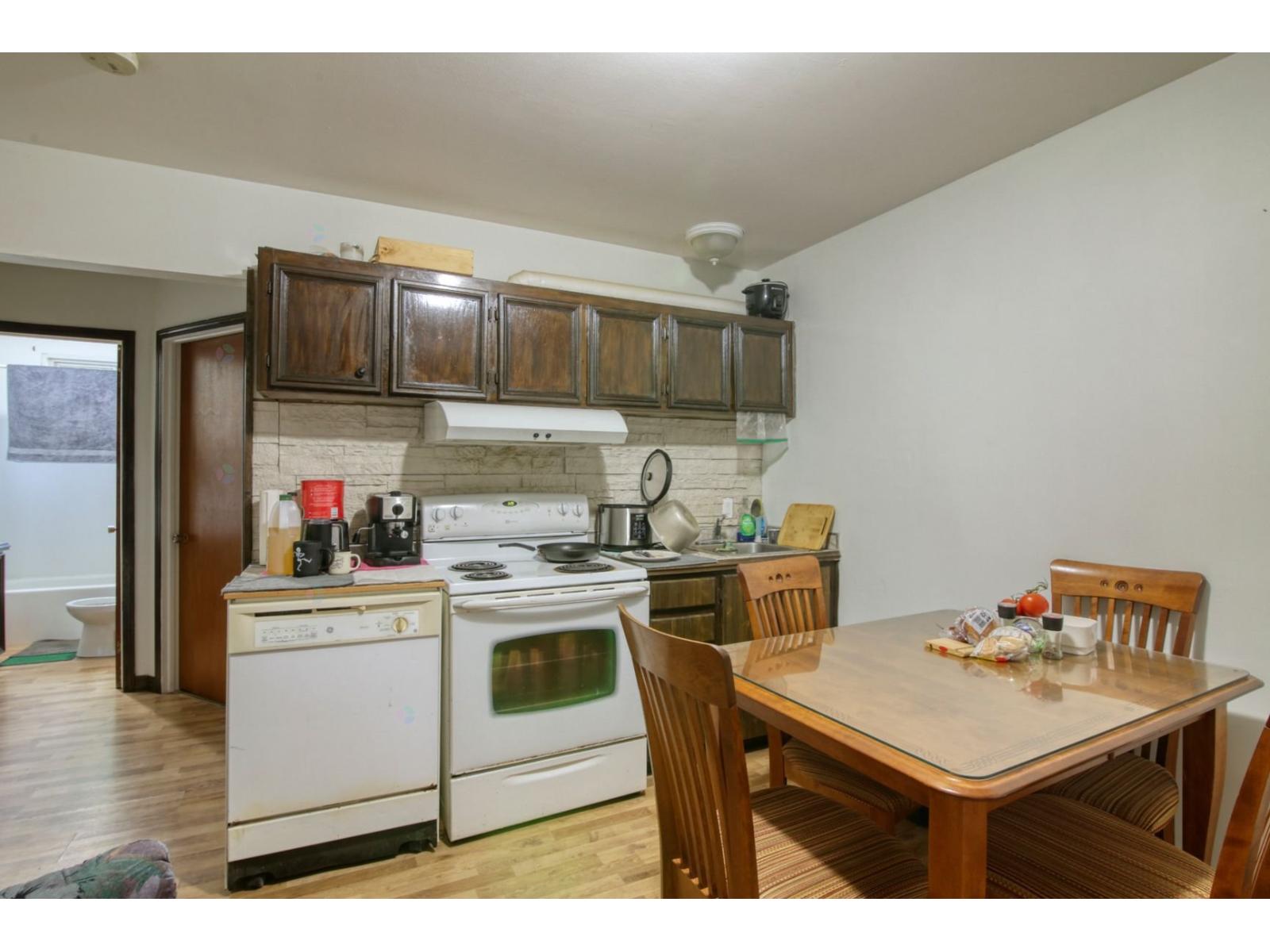 1560-1564 Rue Centrale Property Photo 8