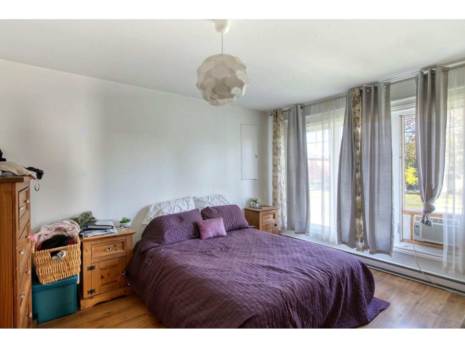 1560-1564 Rue Centrale Property Photo 15