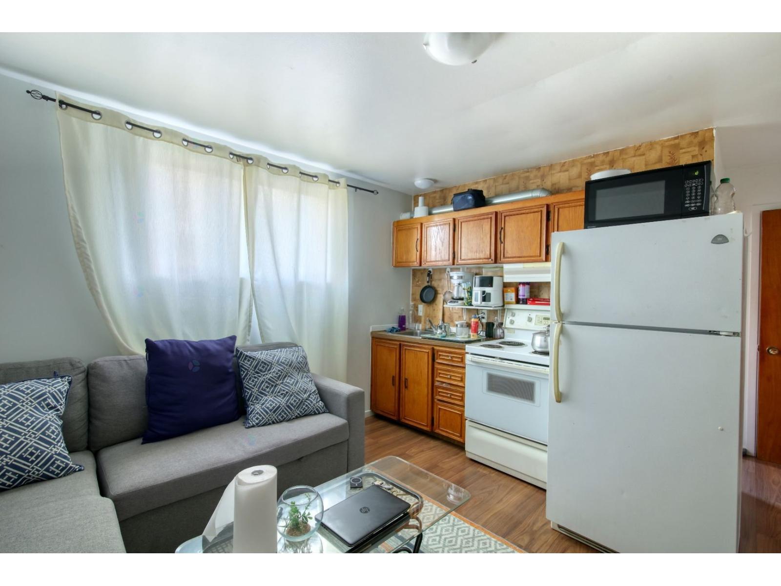 1560-1564 Rue Centrale Property Photo 17