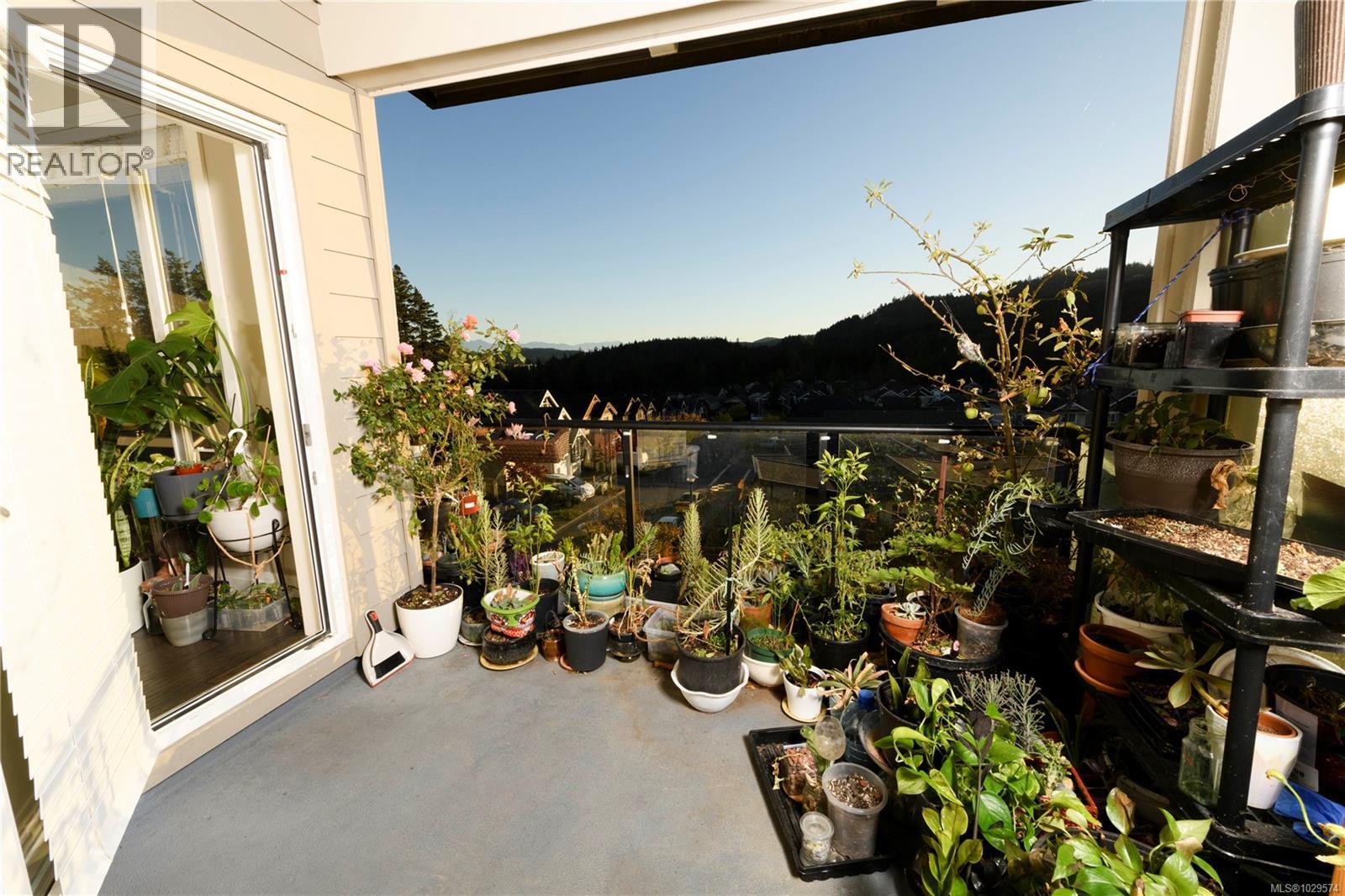 312 1145 Sikorsky Rd Property Photo 6