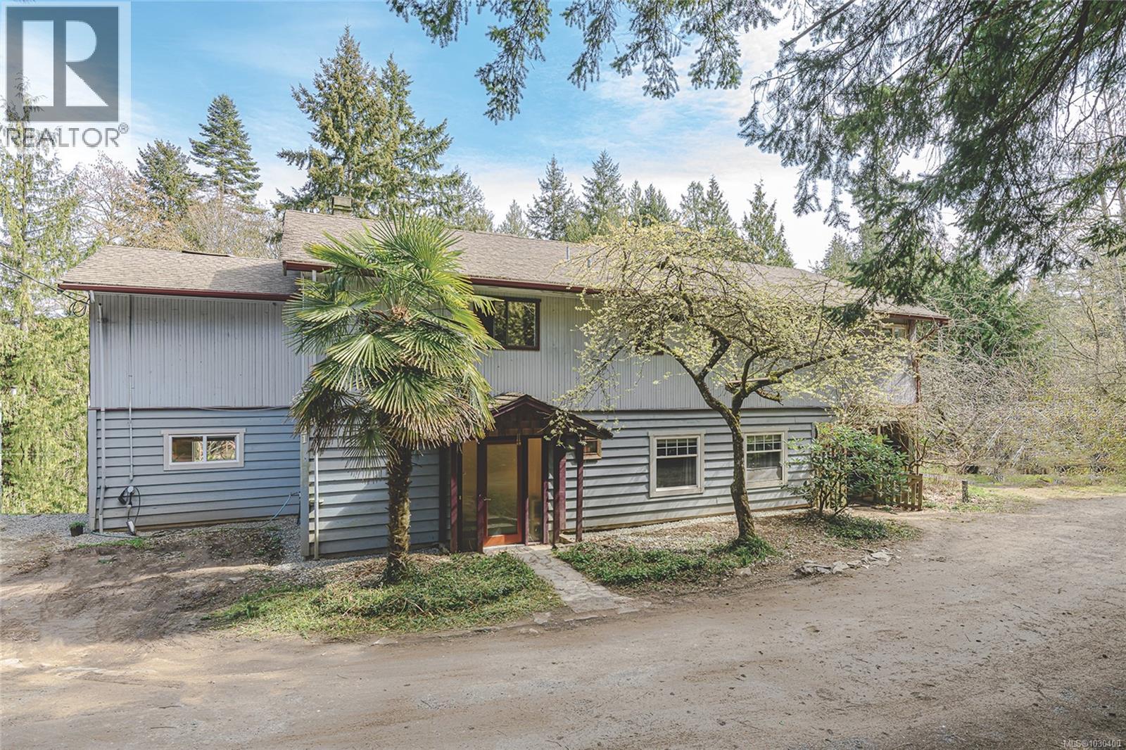 821 Fulford-Ganges Rd