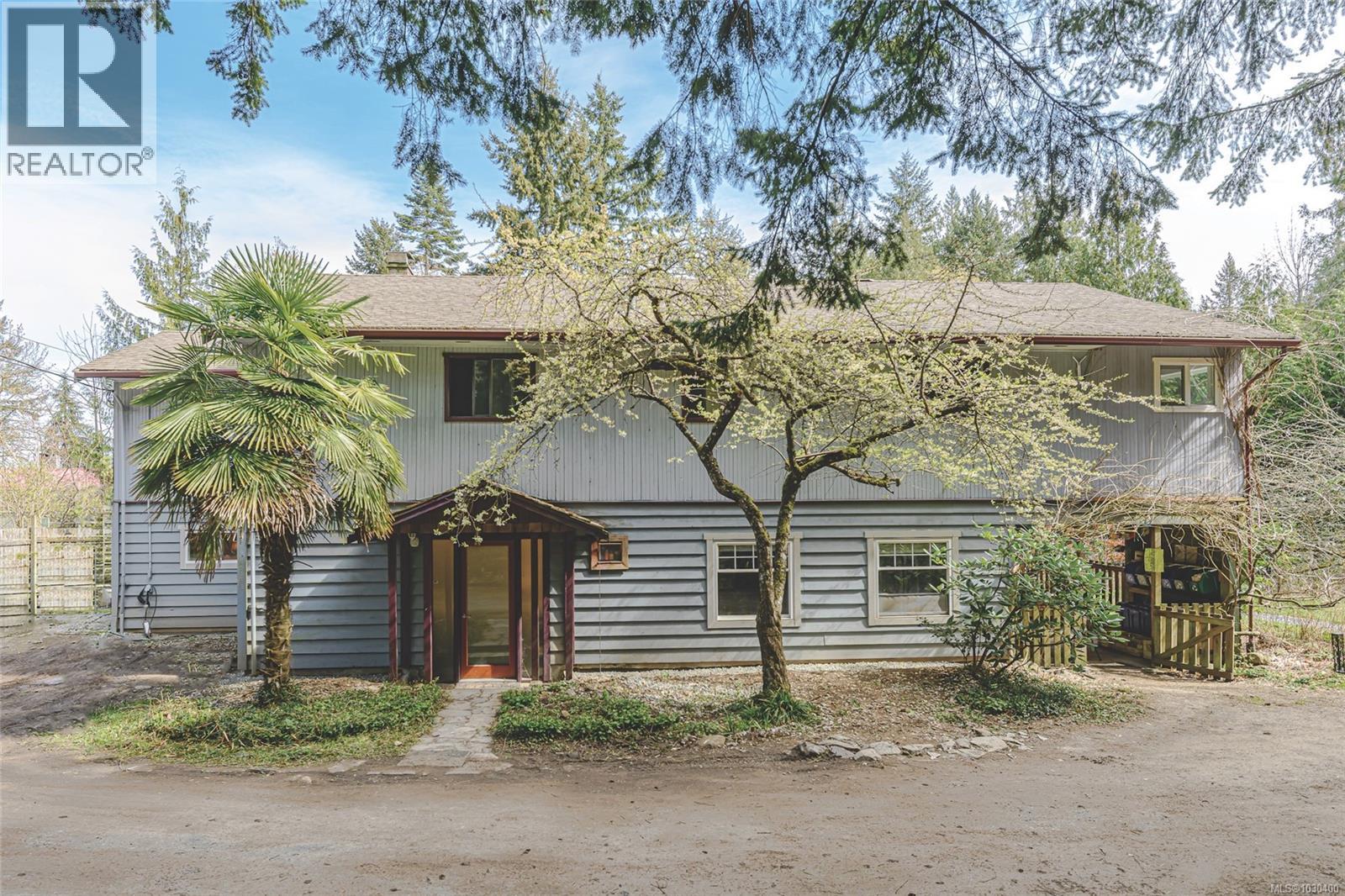 821 Fulford-ganges Rd Property Photo 2