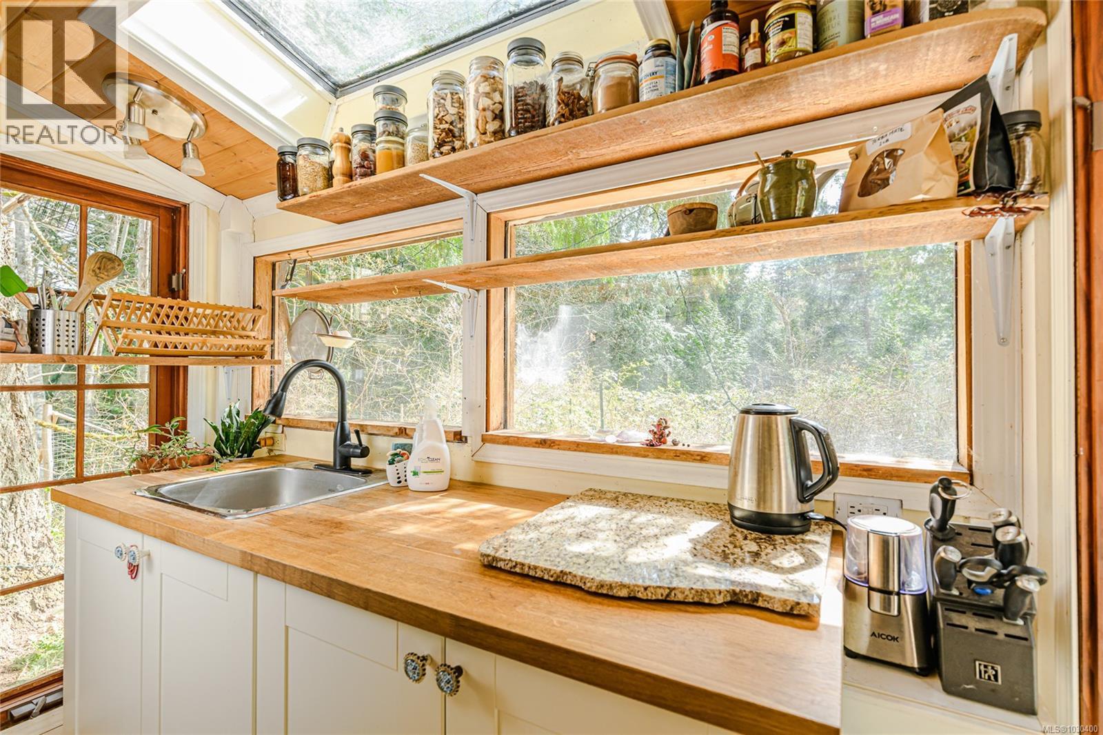 821 Fulford-ganges Rd Property Photo 46