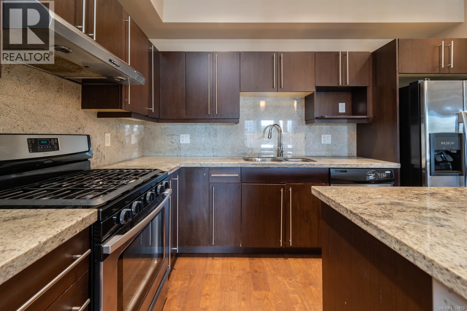 204 6591 Lincroft Rd Property Photo 6