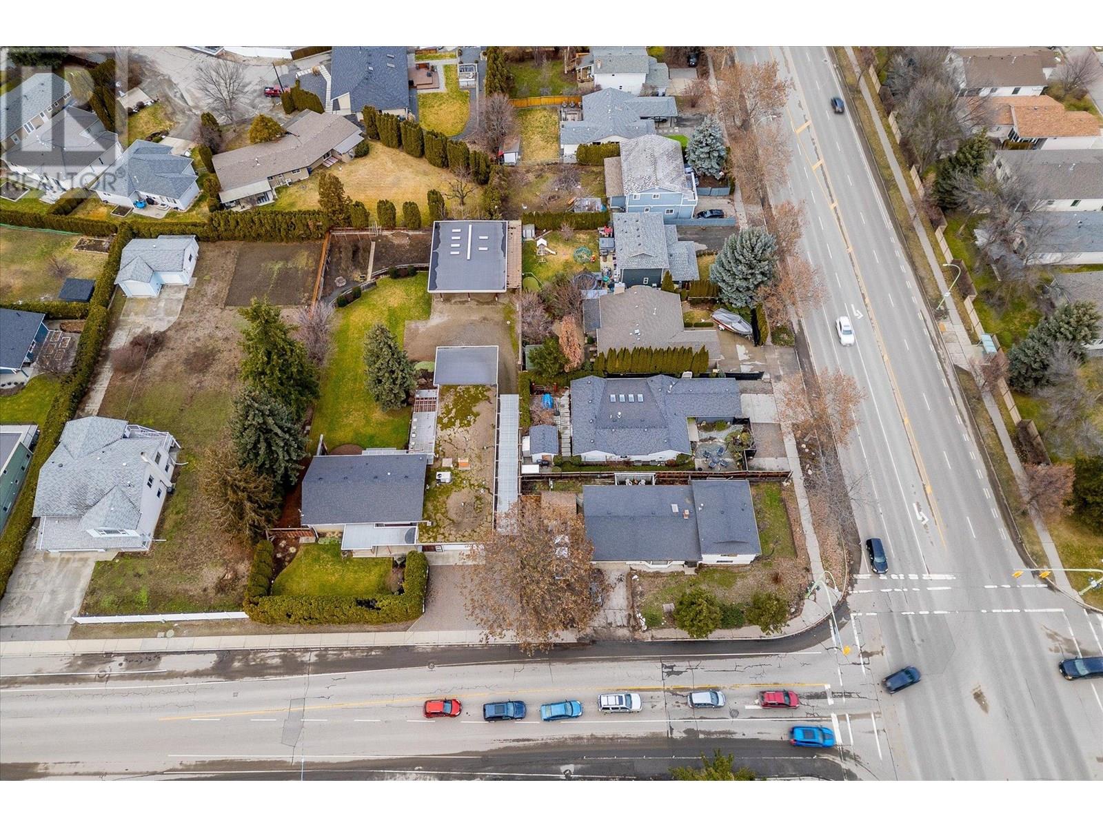 1190 Raymer Avenue Property Photo 4