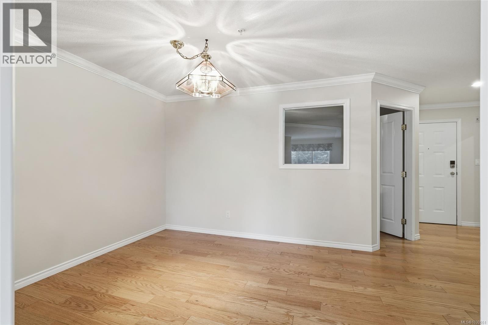 106 335 Hirst Ave W Property Photo 6