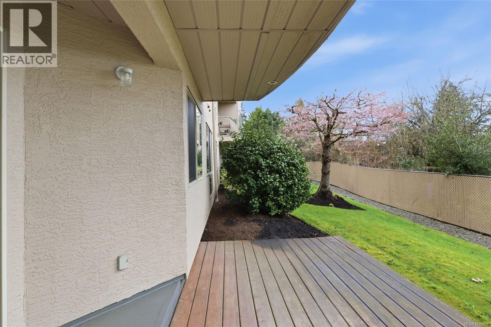 106 335 Hirst Ave W Property Photo 17