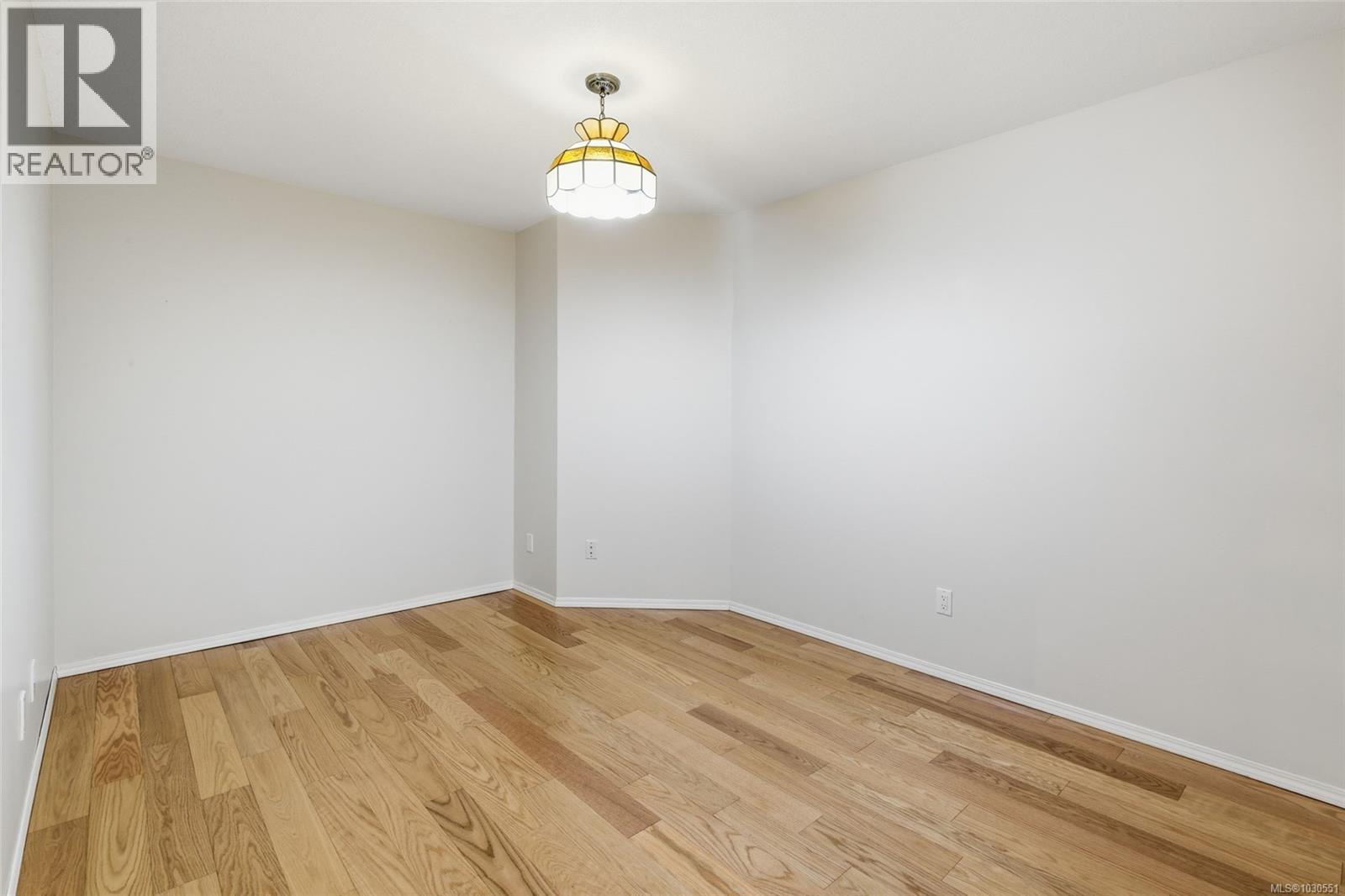 106 335 Hirst Ave W Property Photo 26