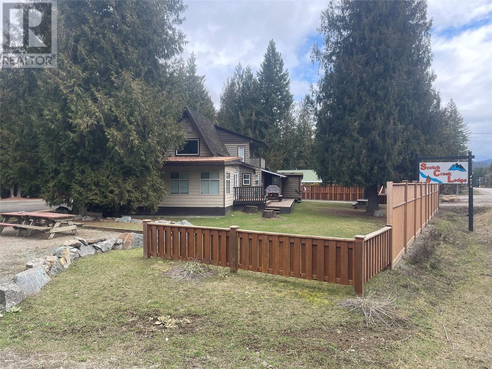 4025 Squilax-anglemont Road Property Photo 3