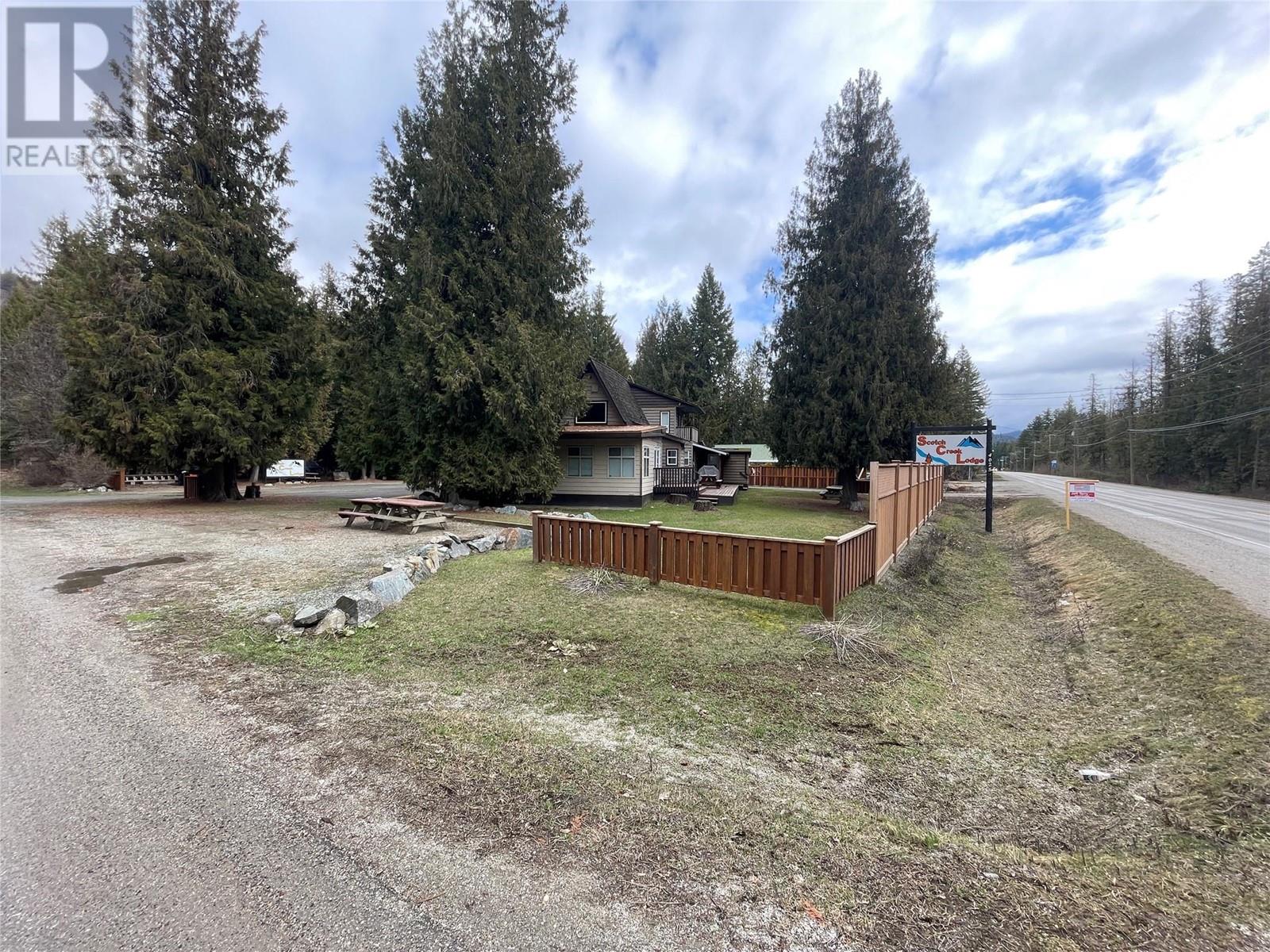 4025 Squilax-anglemont Road Property Photo 4