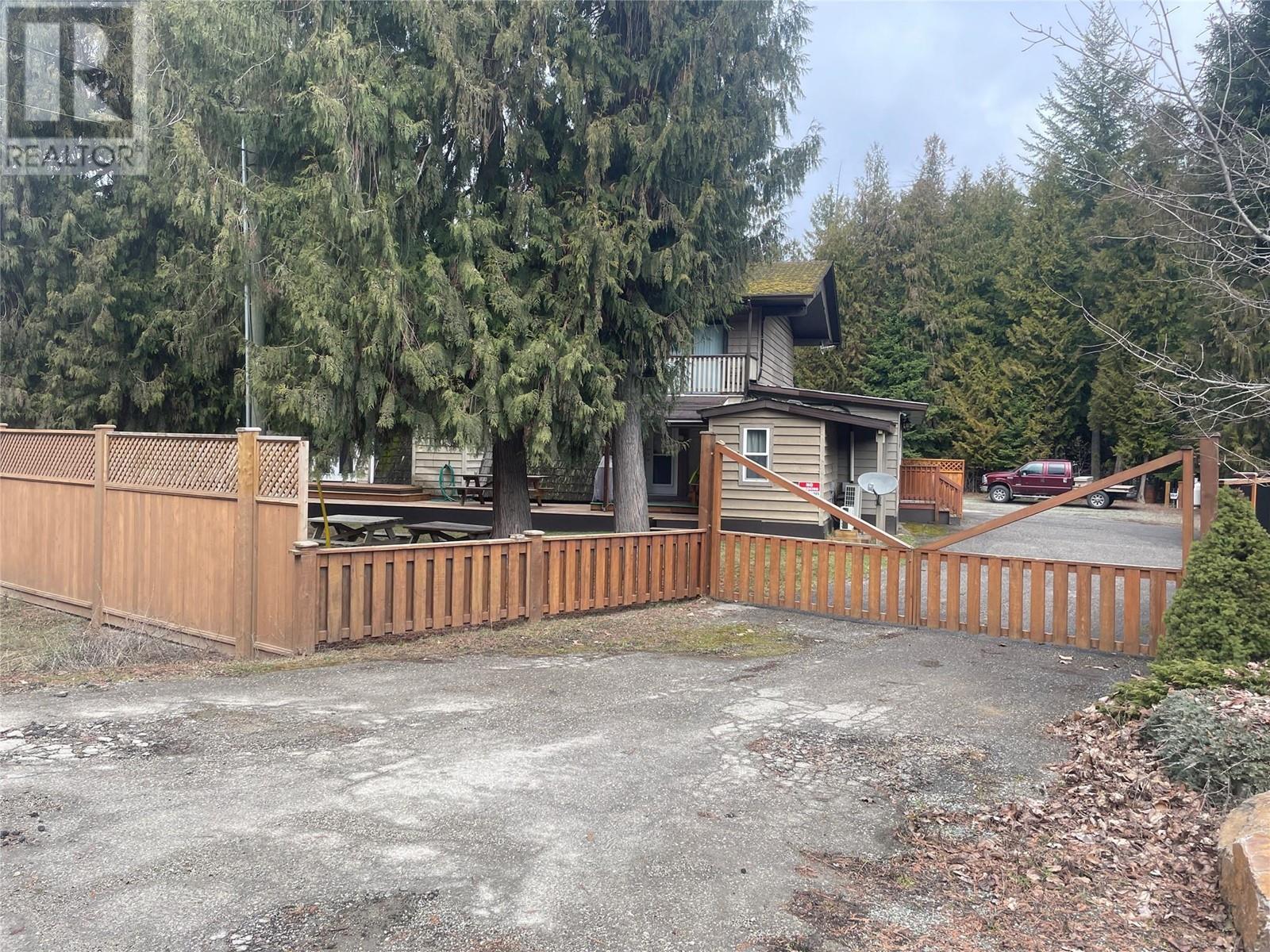 4025 Squilax-anglemont Road Property Photo 8