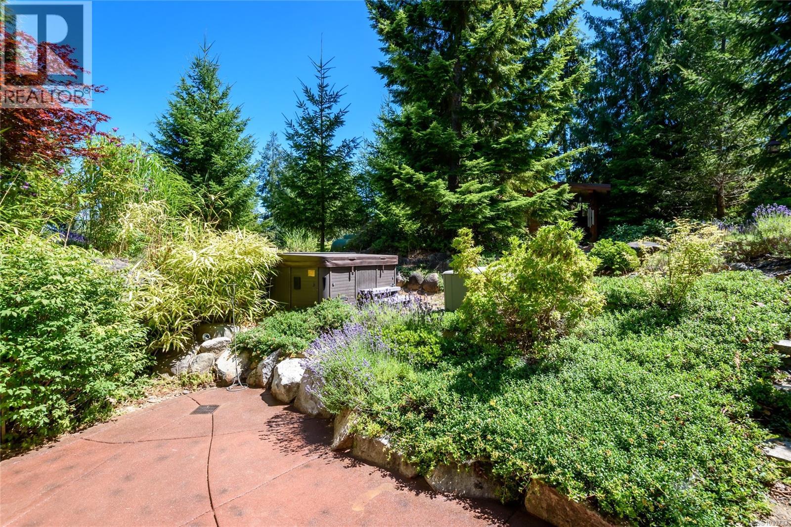 7455 Rodger Rd Property Photo 10