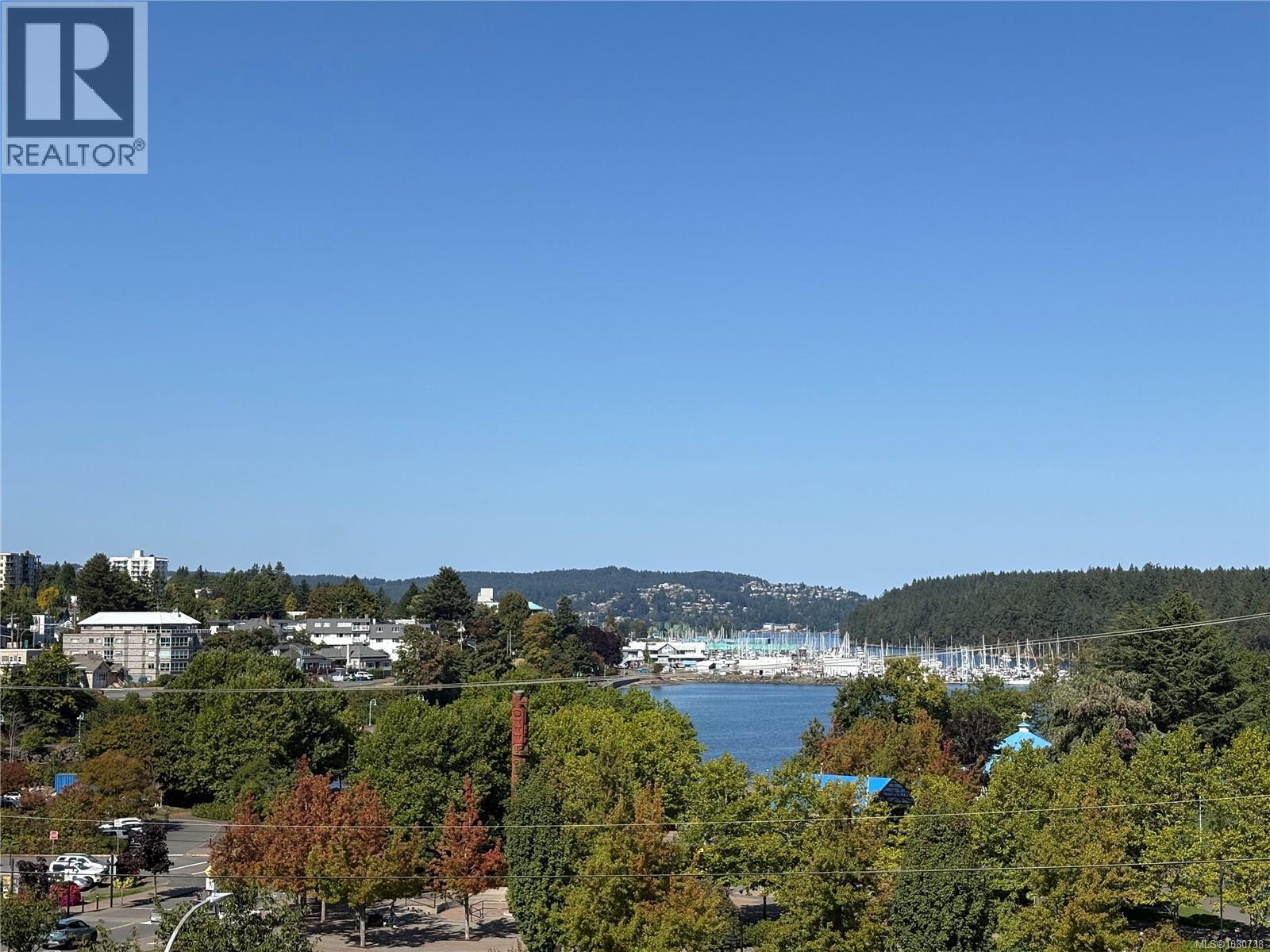 55 Comox Rd Property Photo 5