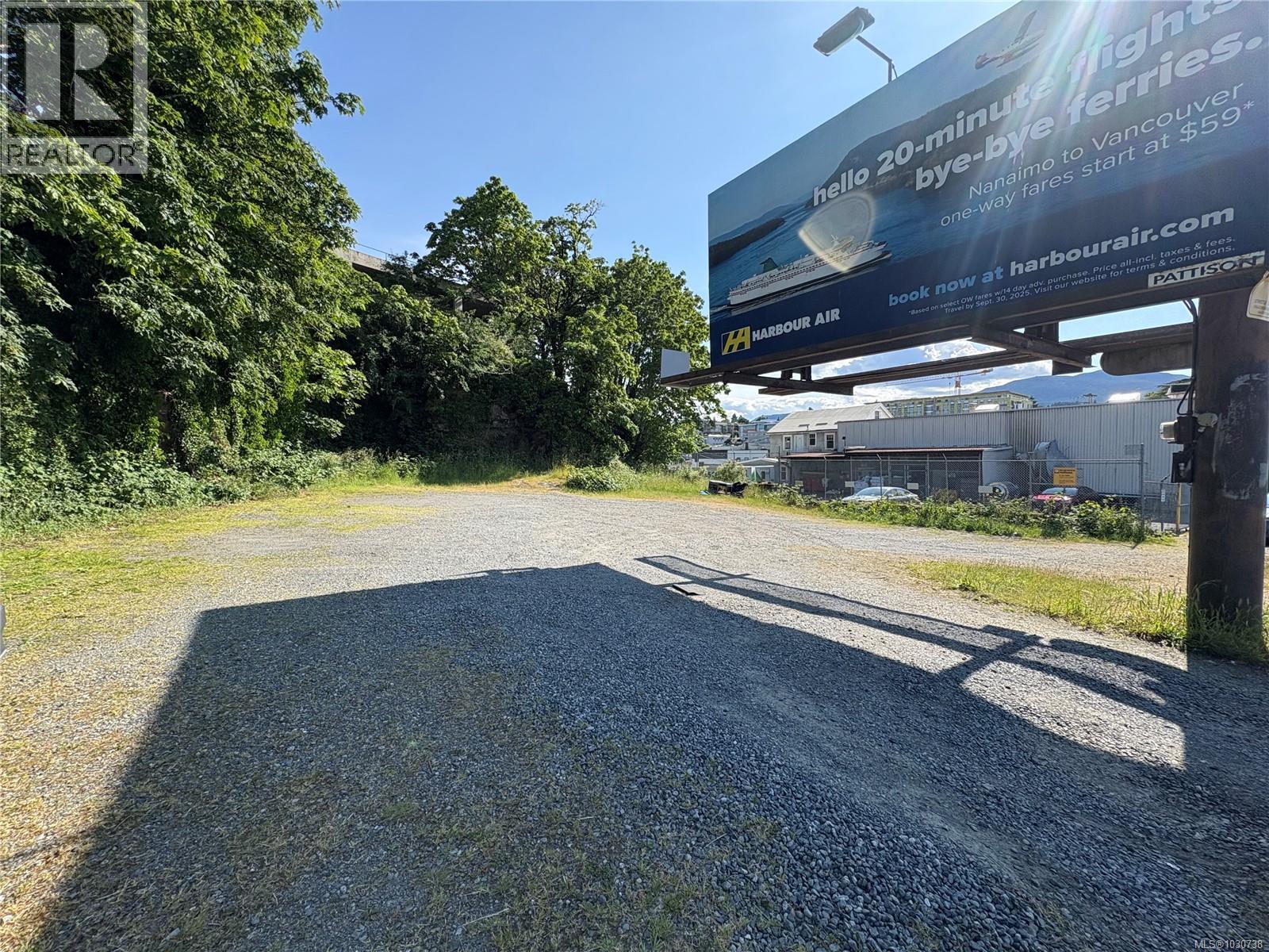 55 Comox Rd Property Photo 16