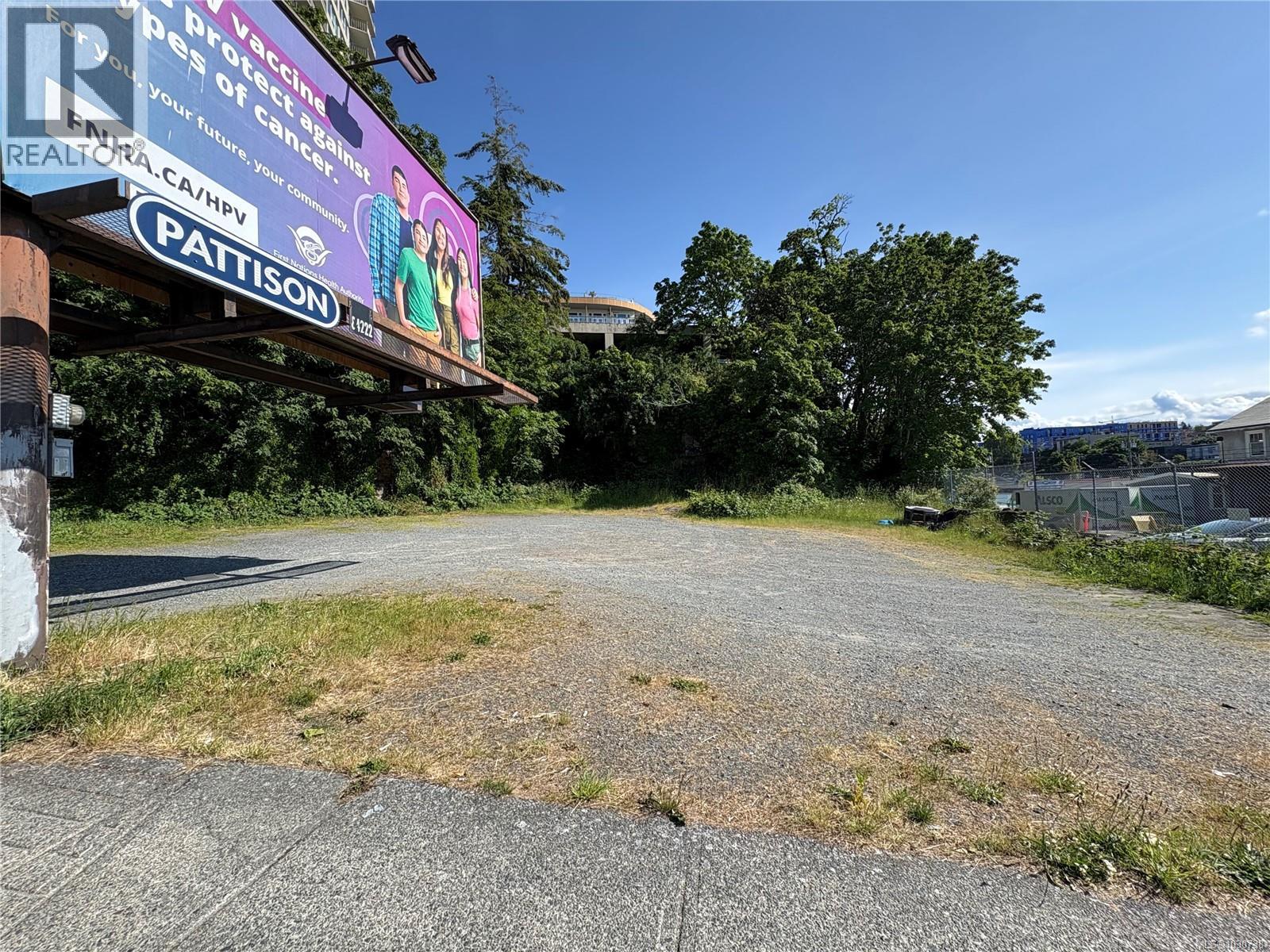 55 Comox Rd Property Photo 17